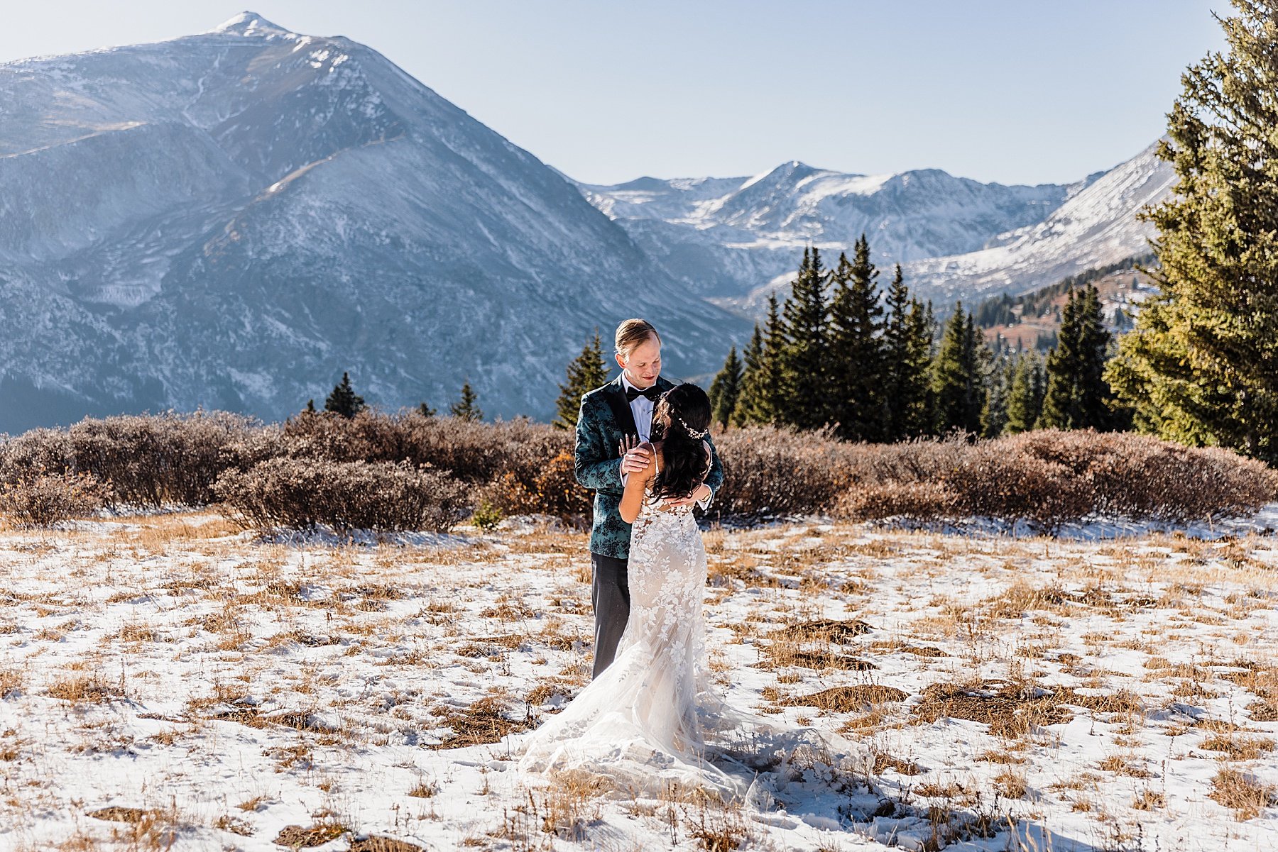 Snowy-Sapphire-Point-Elopement-in-Breckenridge-Colorado_0043.jpg