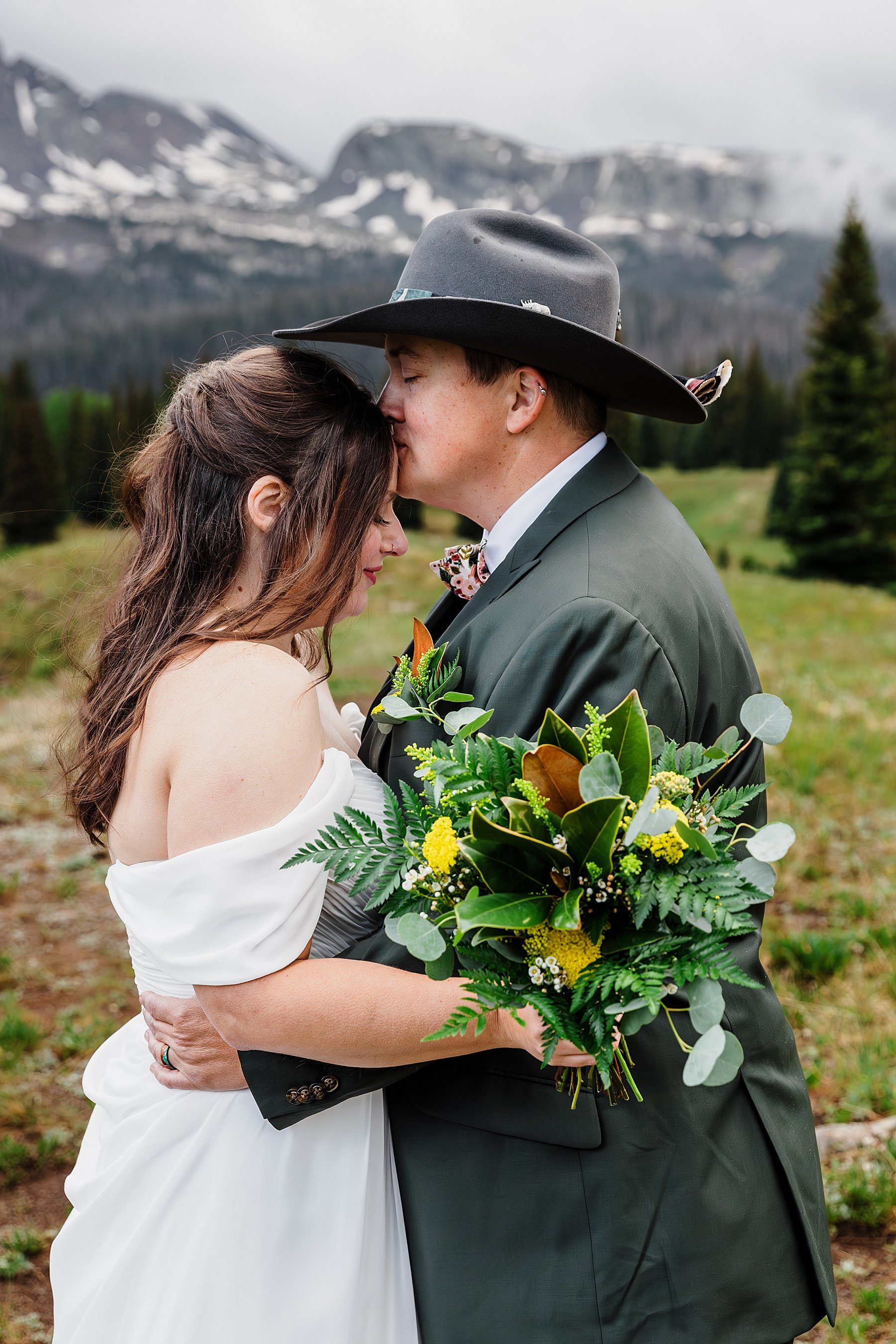 LGBTQ-Elopement-in-Durango-Colorado_0008.jpg