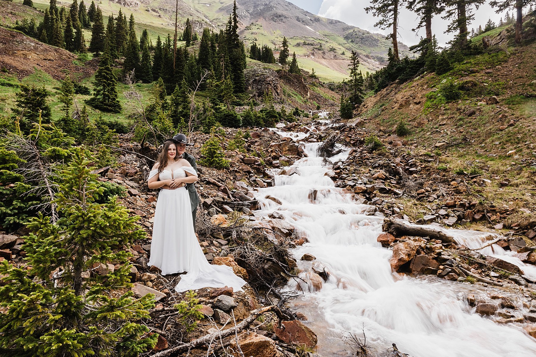 LGBTQ-Elopement-in-Durango-Colorado_0019.jpg