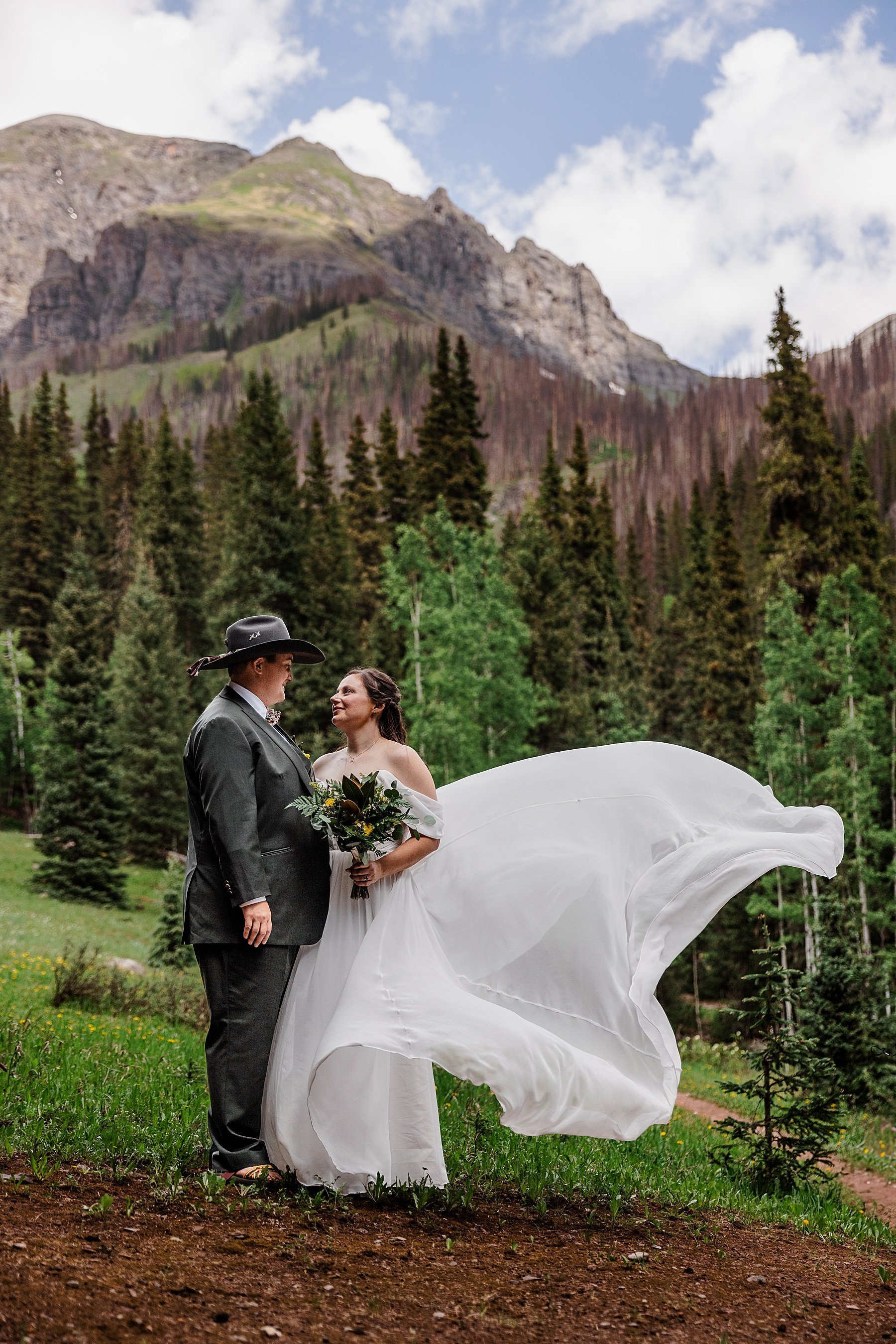 LGBTQ-Elopement-in-Durango-Colorado_0032.jpg