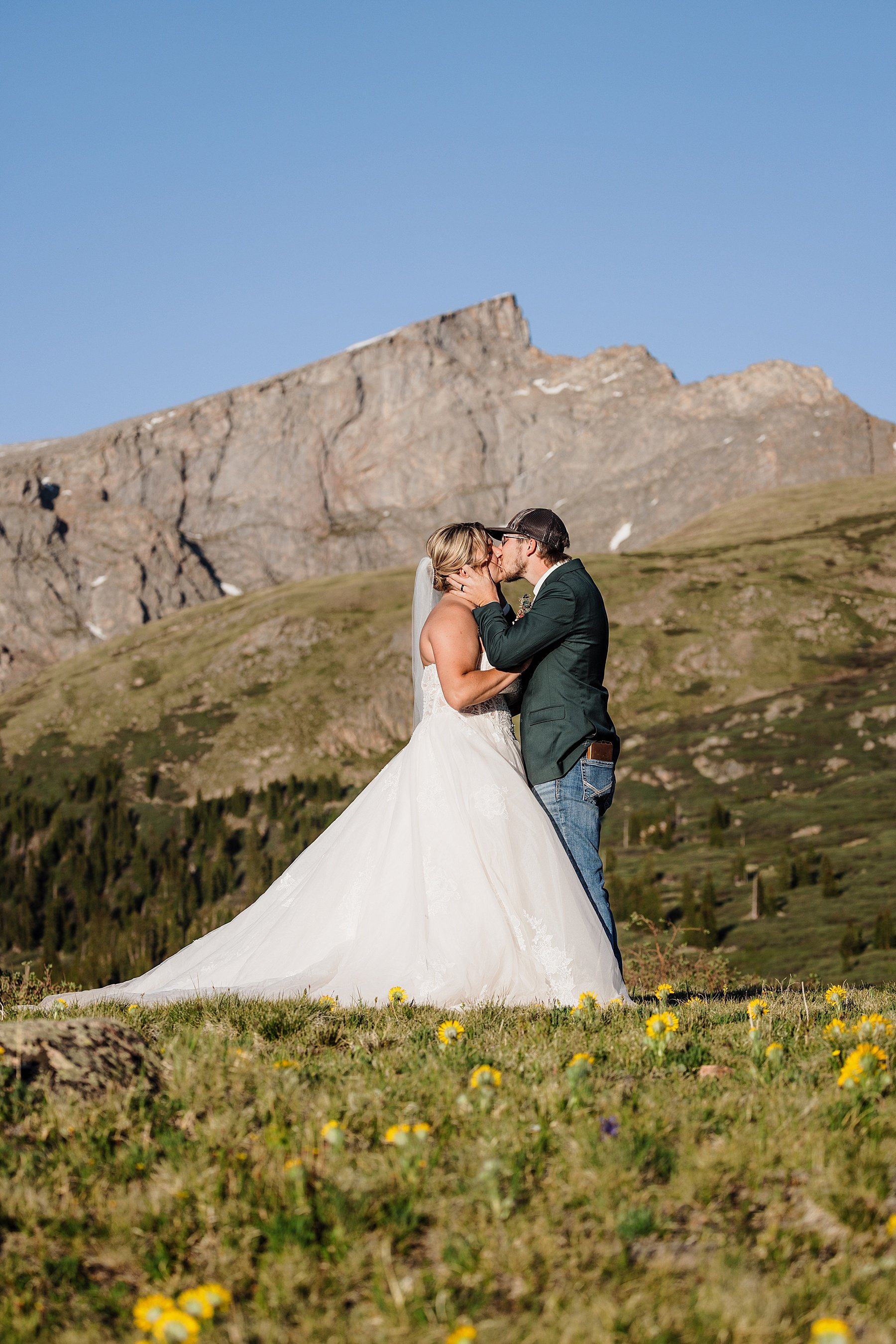 Sunset-Elopement-in-the-Colorado-Mountains_0019.jpg