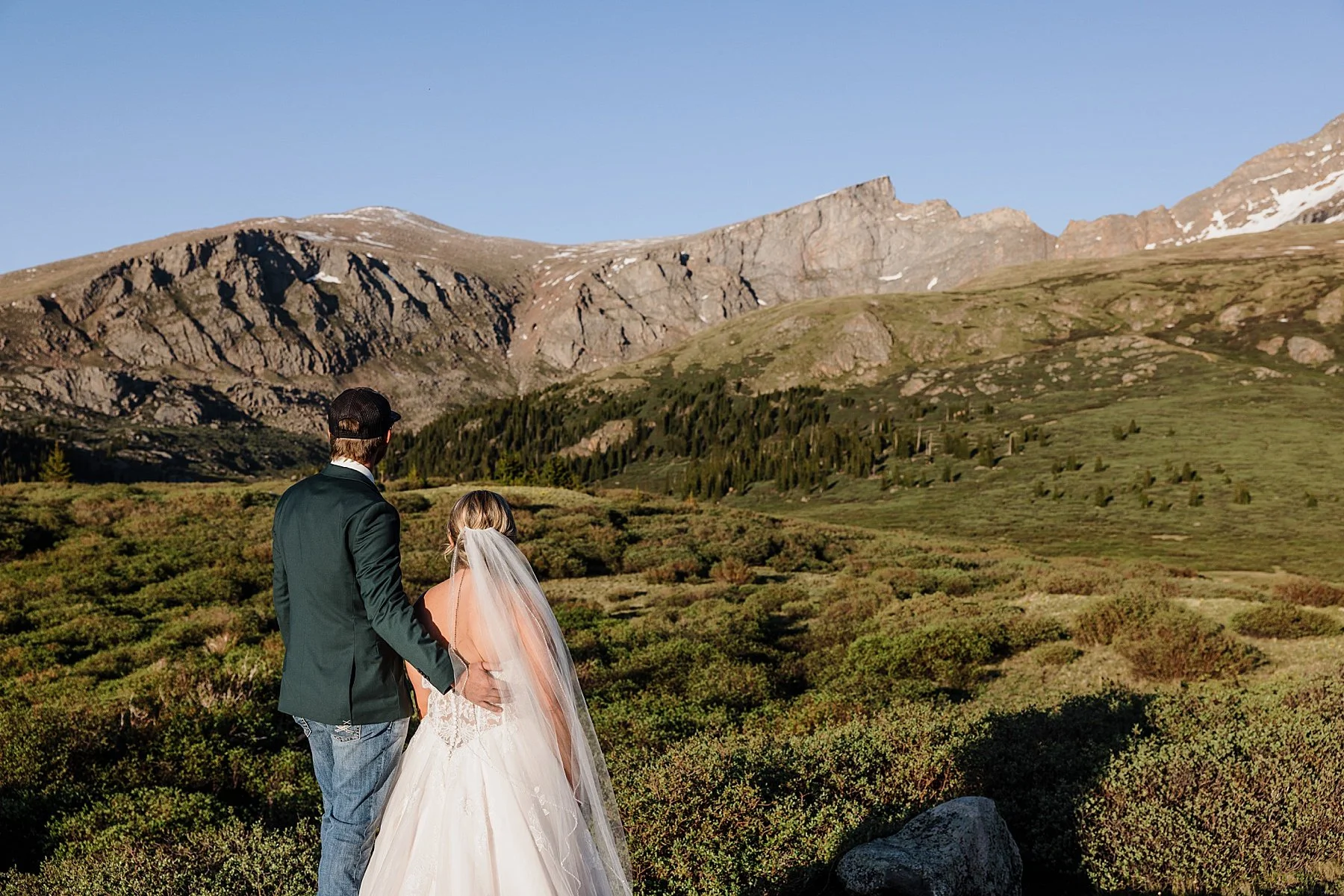 Sunset-Elopement-in-the-Colorado-Mountains_0024.jpg