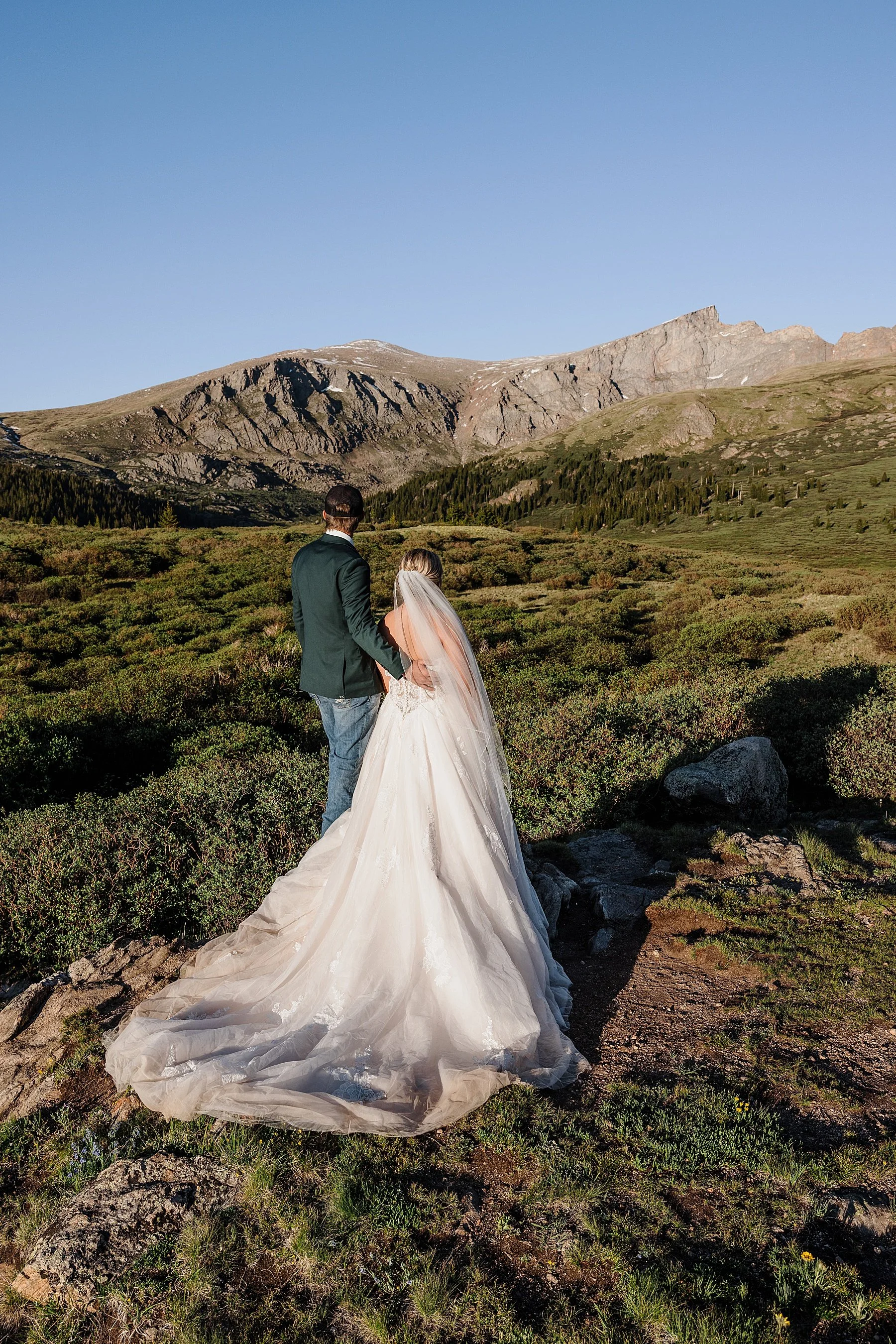 Sunset-Elopement-in-the-Colorado-Mountains_0023.jpg
