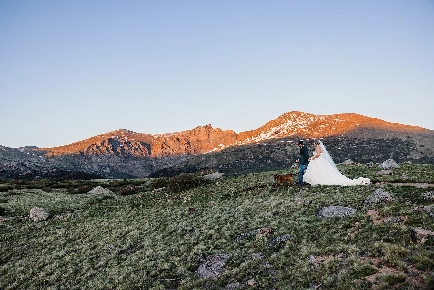 Sunset-Elopement-in-the-Colorado-Mountains_0030.jpg