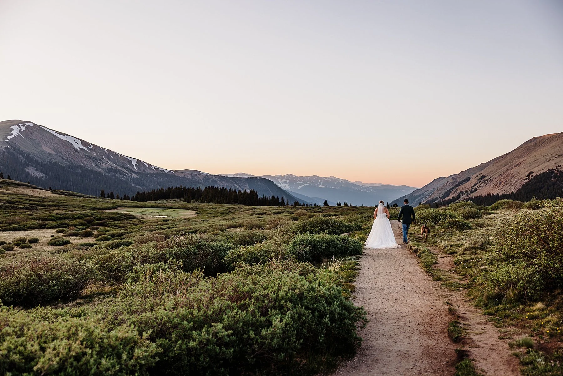Sunset-Elopement-in-the-Colorado-Mountains_0031.jpg