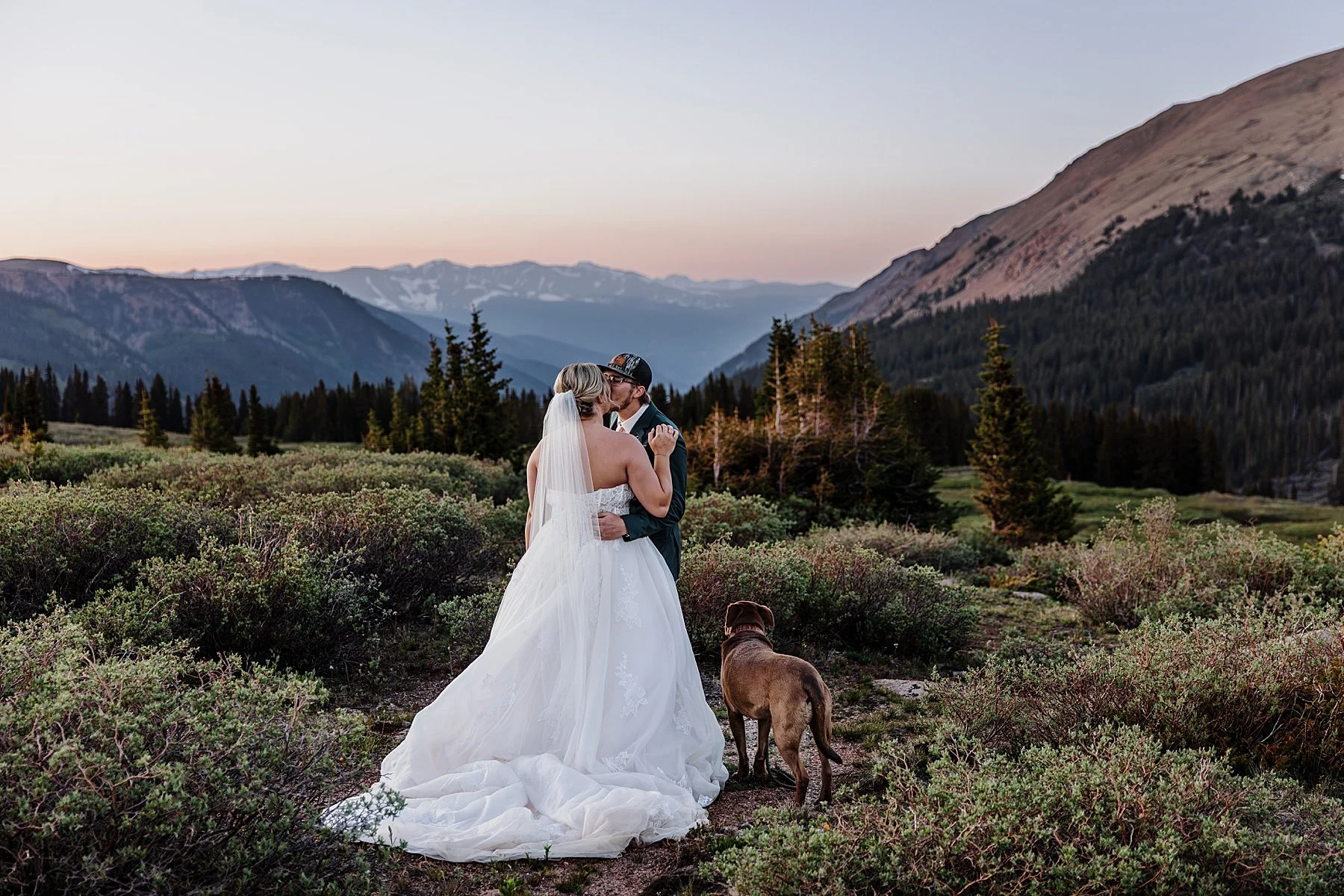Sunset-Elopement-in-the-Colorado-Mountains_0035.jpg