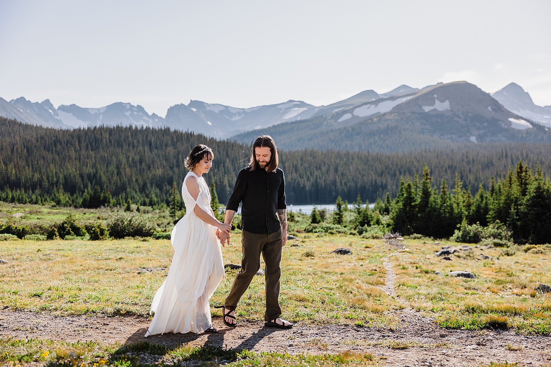 Colorado-Engagement-Session-in-the-Mountains_0001.jpg