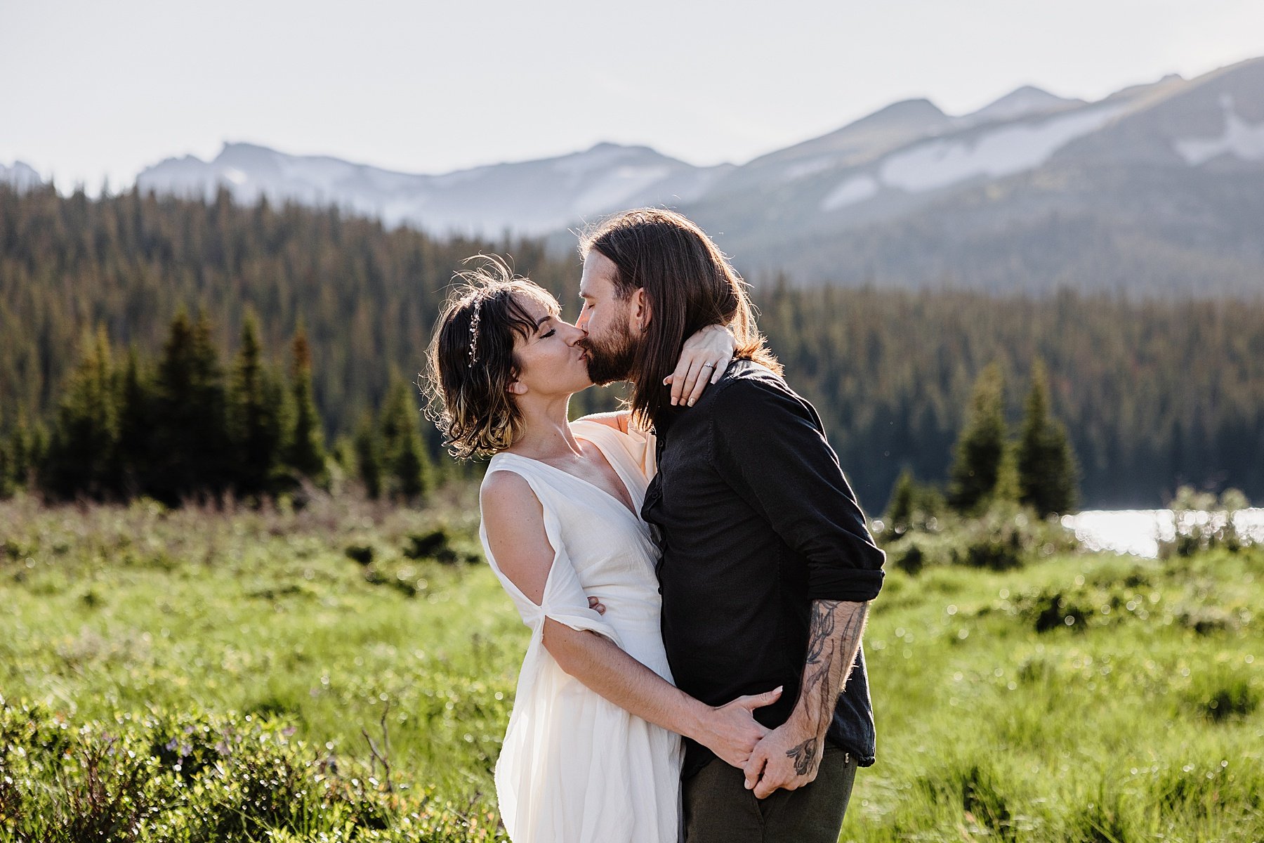 Colorado-Engagement-Session-in-the-Mountains_0004.jpg