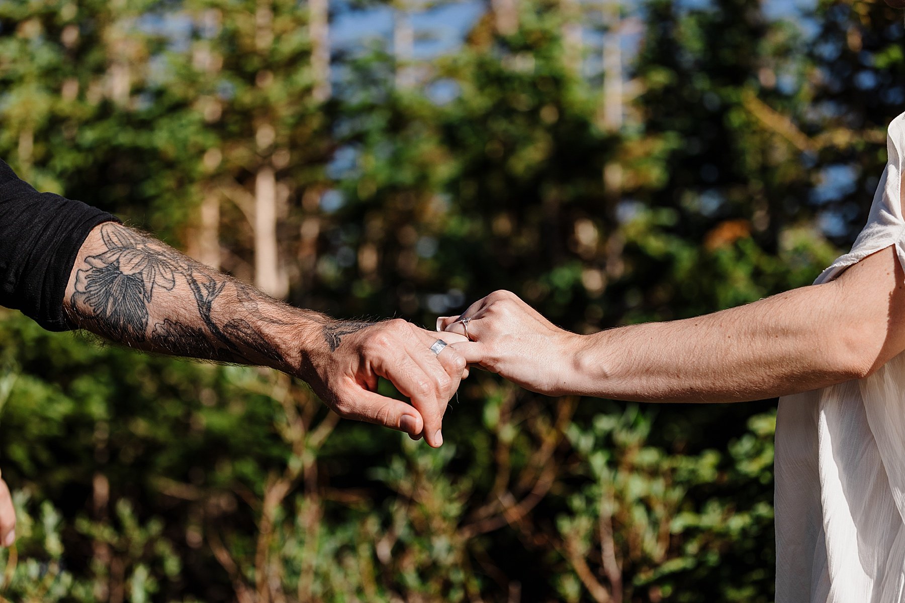 Colorado-Engagement-Session-in-the-Mountains_0011.jpg