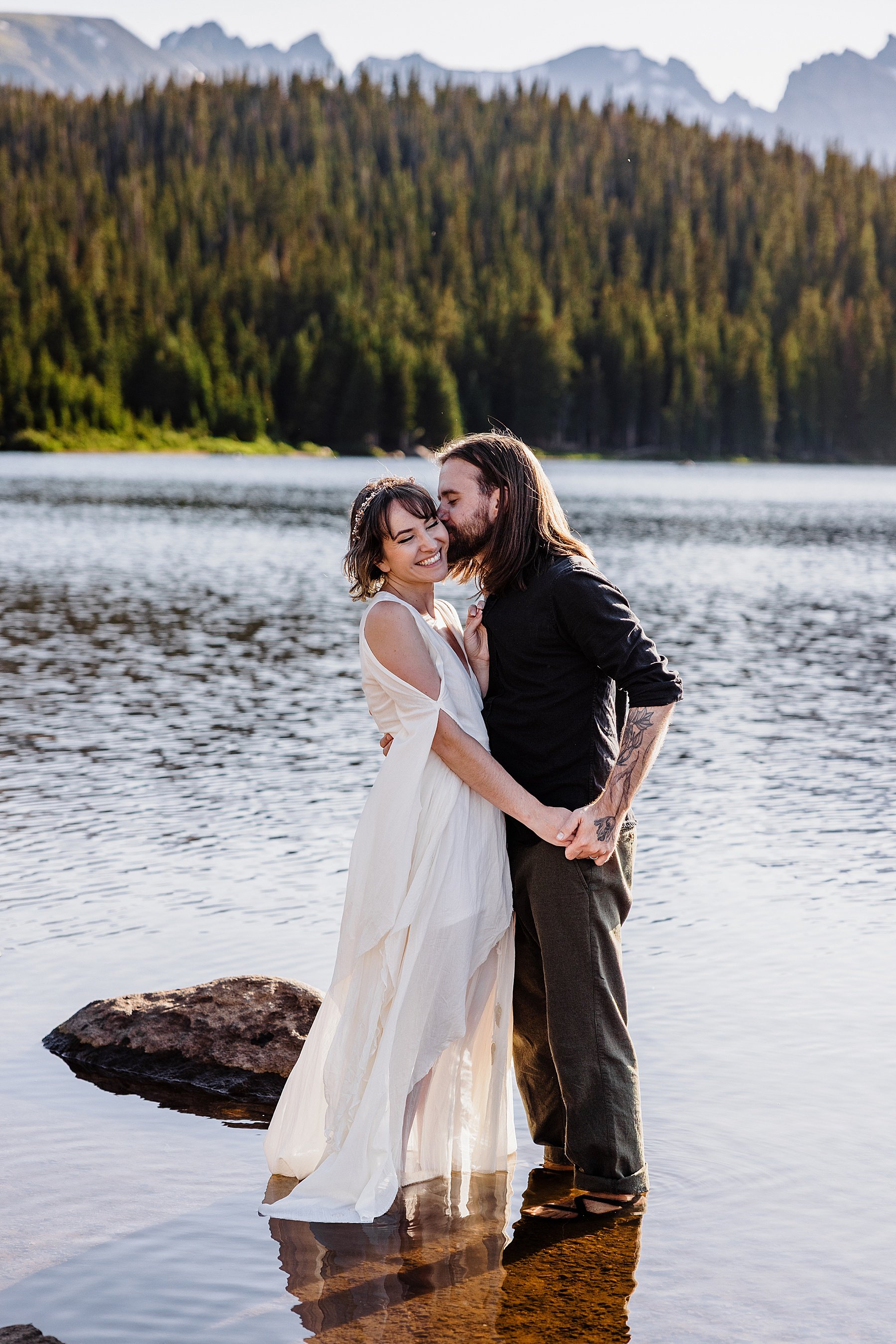 Colorado-Engagement-Session-in-the-Mountains_0010.jpg