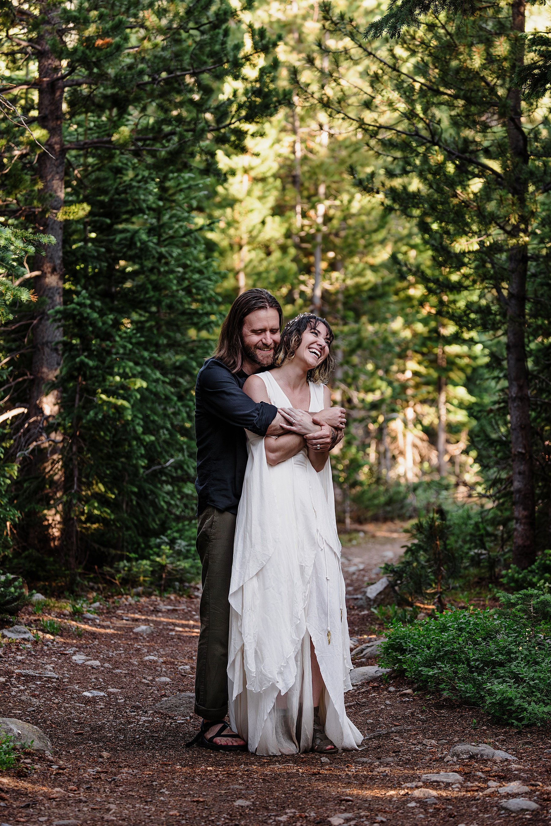 Colorado-Engagement-Session-in-the-Mountains_0018.jpg