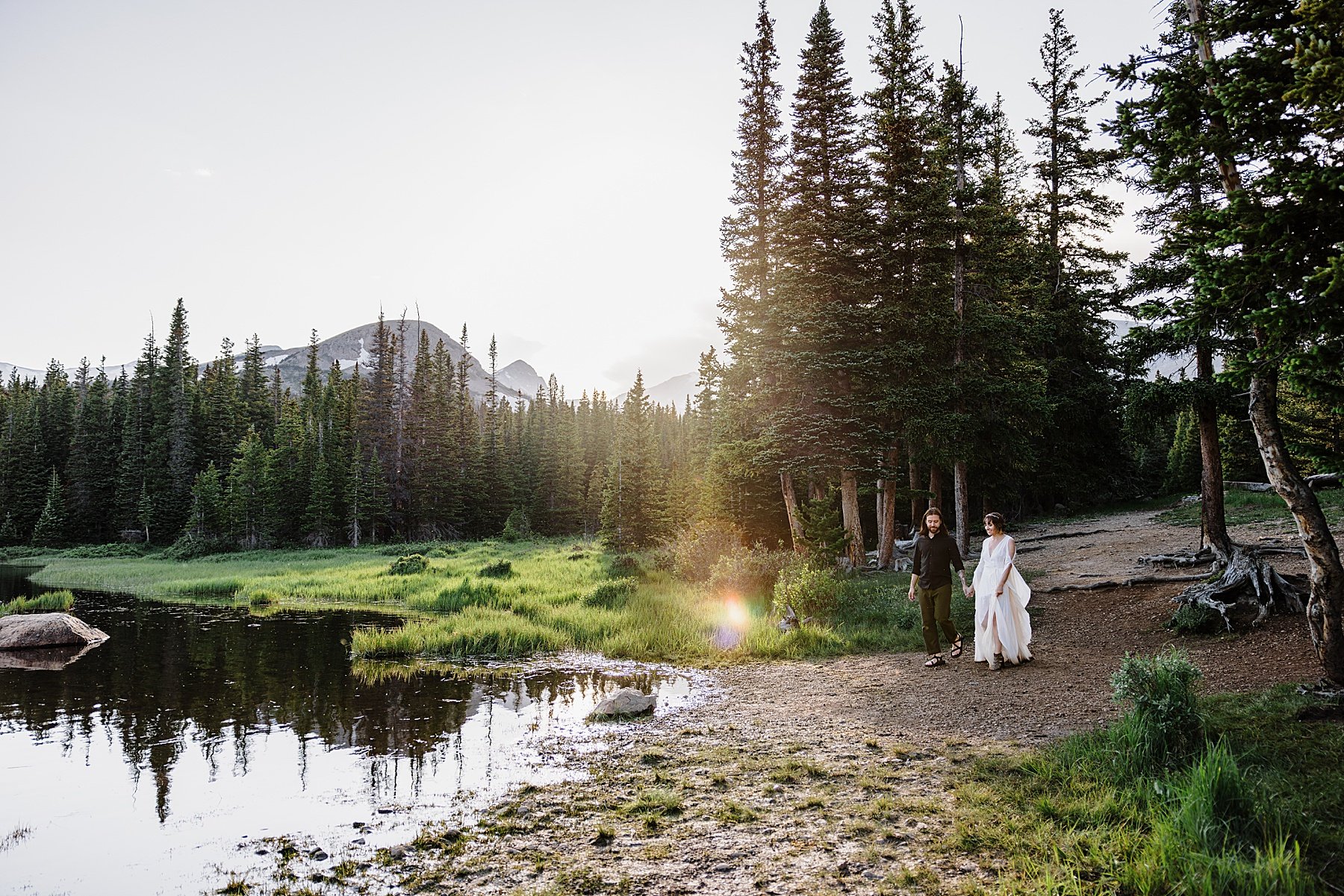 Colorado-Engagement-Session-in-the-Mountains_0021.jpg