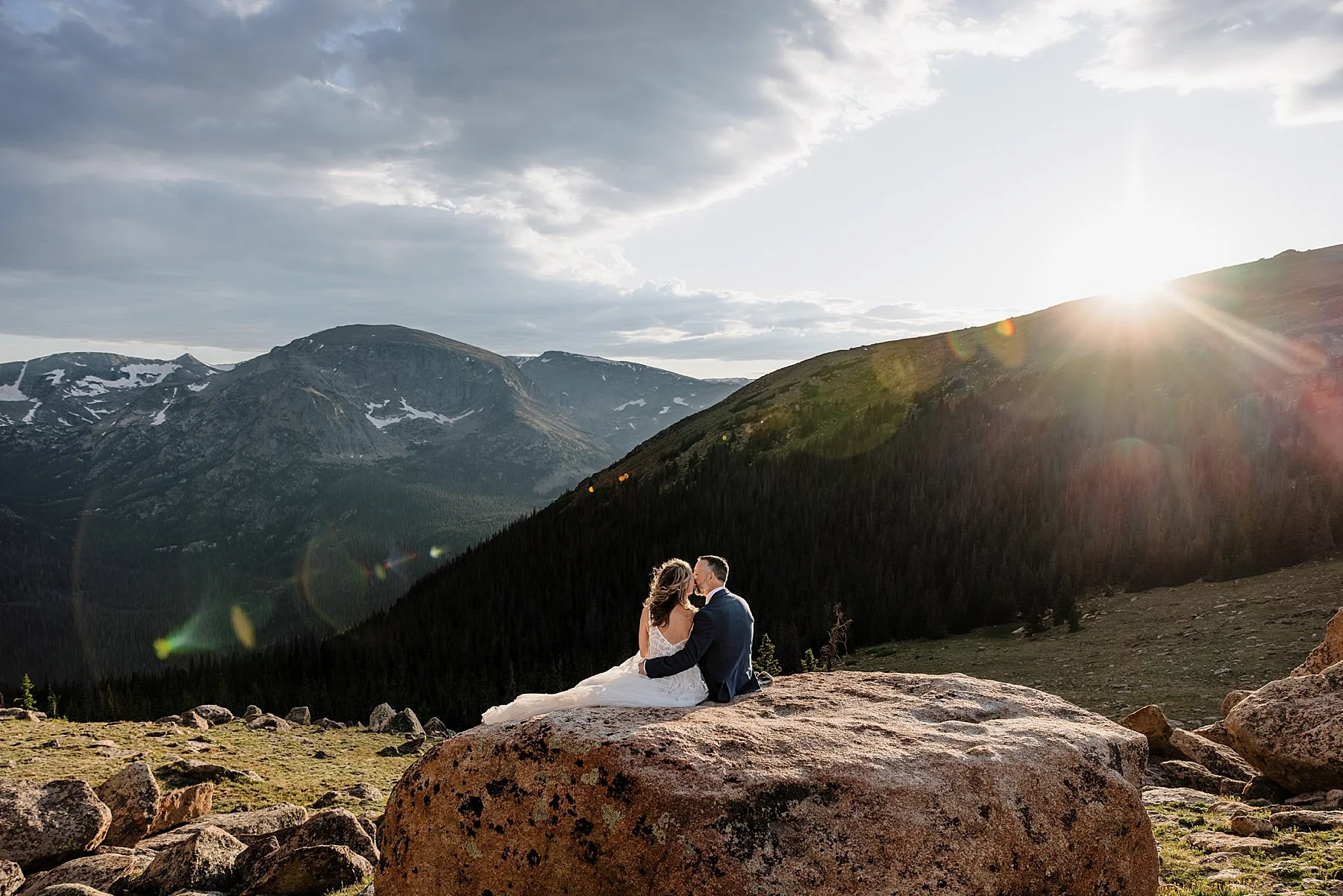 Sunrise-to-sunset-elopement-in-rocky-mountain-national-park_0100.jpg