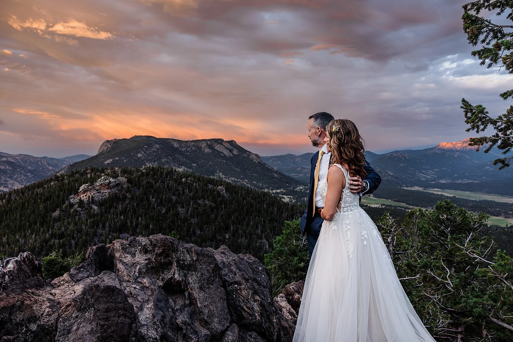 Sunrise-to-sunset-elopement-in-rocky-mountain-national-park_0108.jpg