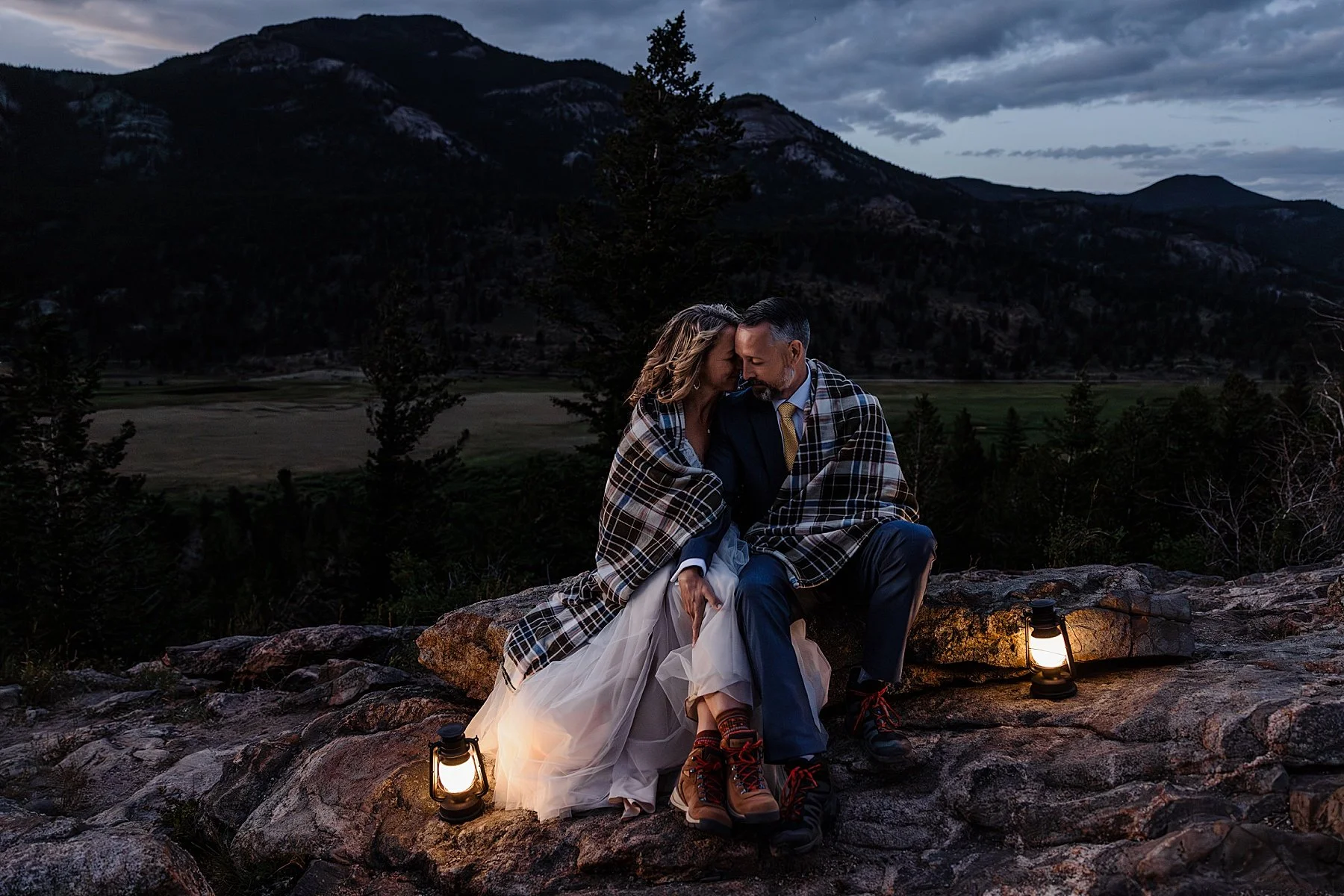 Sunrise-to-sunset-elopement-in-rocky-mountain-national-park_0116.jpg