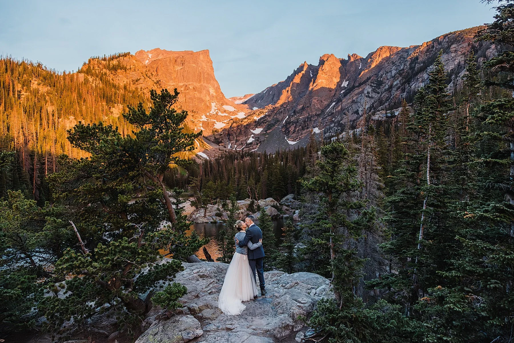 Sunrise-to-sunset-elopement-in-rocky-mountain-national-park_0012.jpg