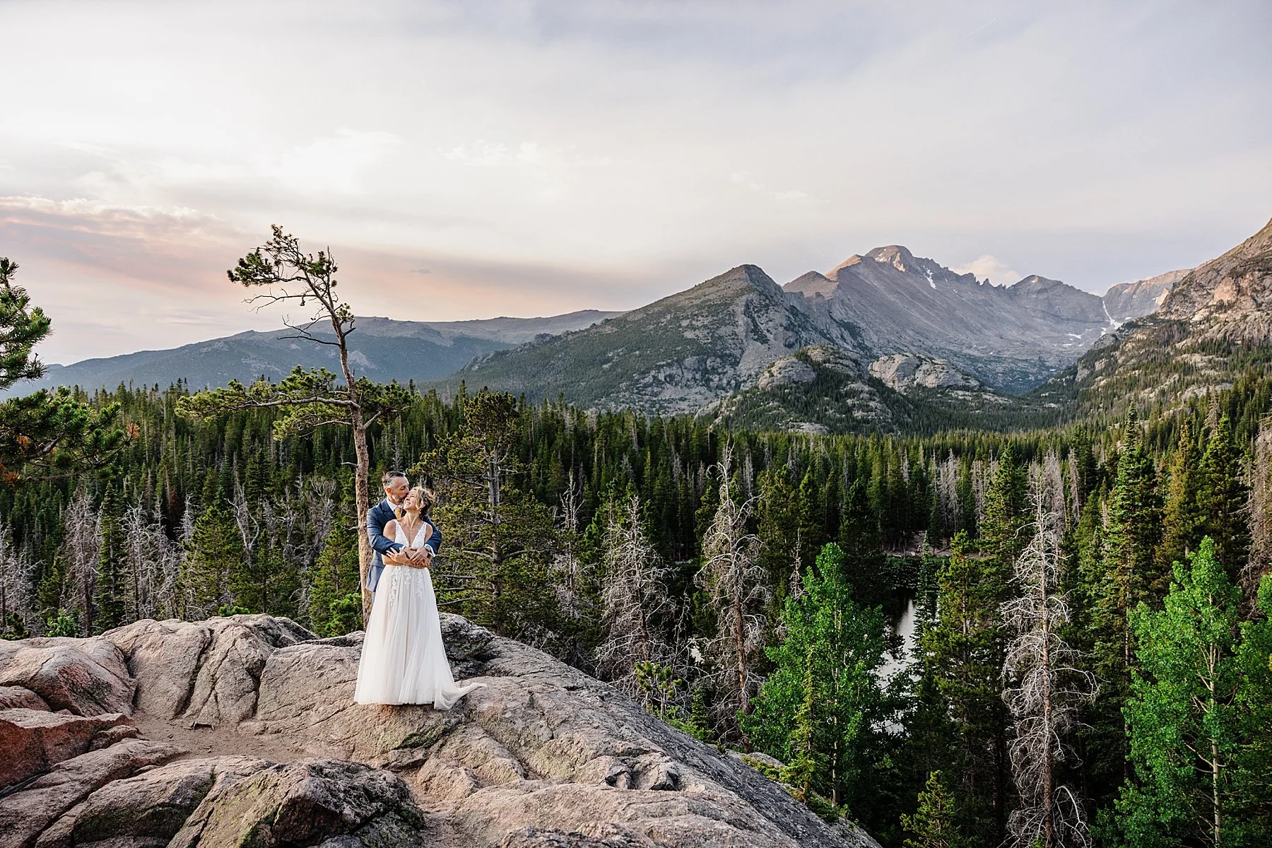Sunrise-to-sunset-elopement-in-rocky-mountain-national-park_0038.jpg