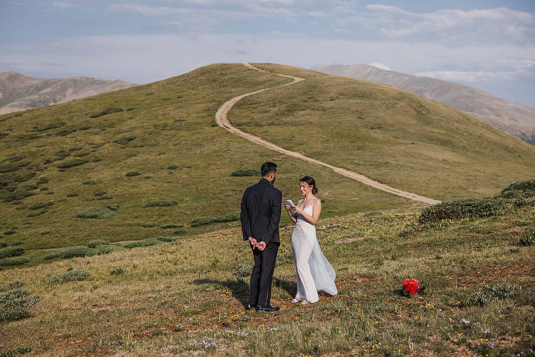 Hiking-Elopement-in-Breckenridge-Colorado_0012.jpg