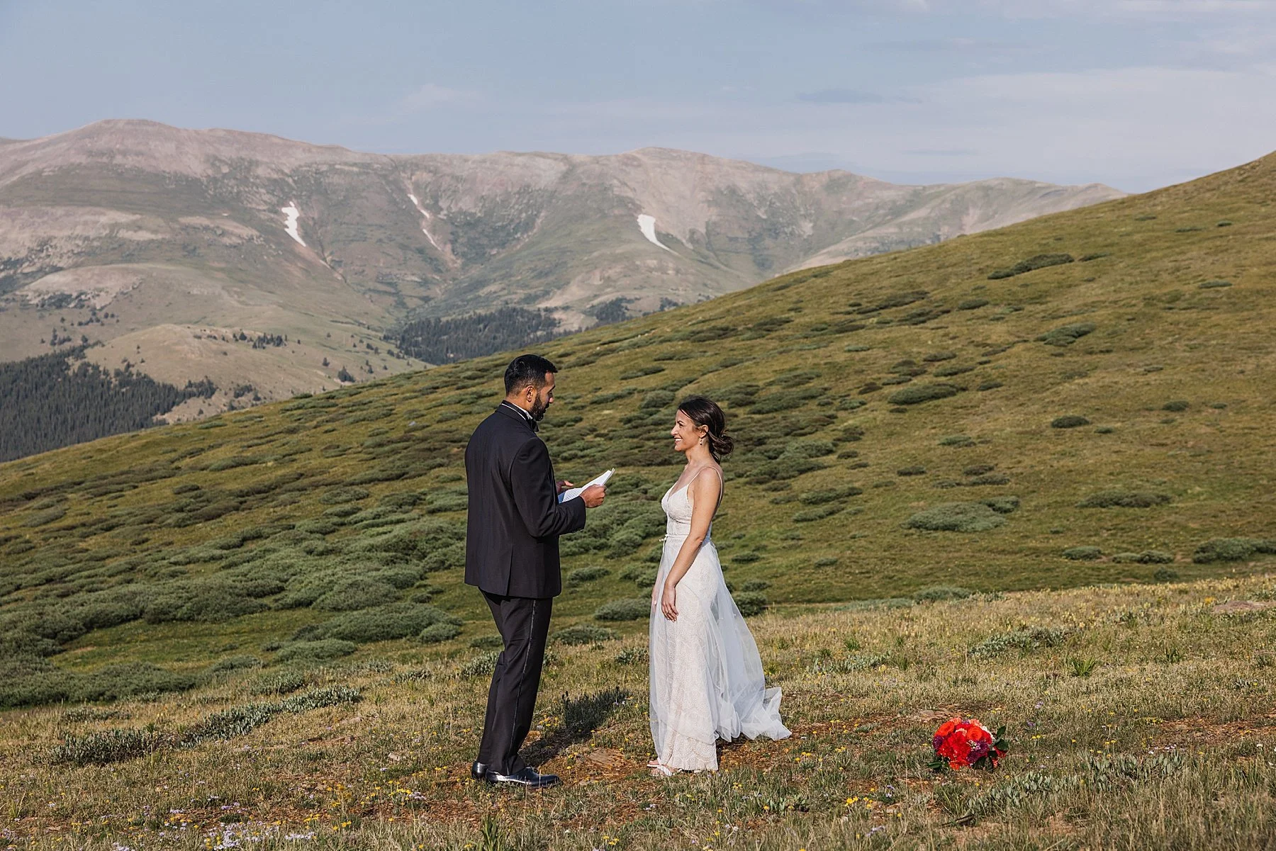 Hiking-Elopement-in-Breckenridge-Colorado_0015.jpg