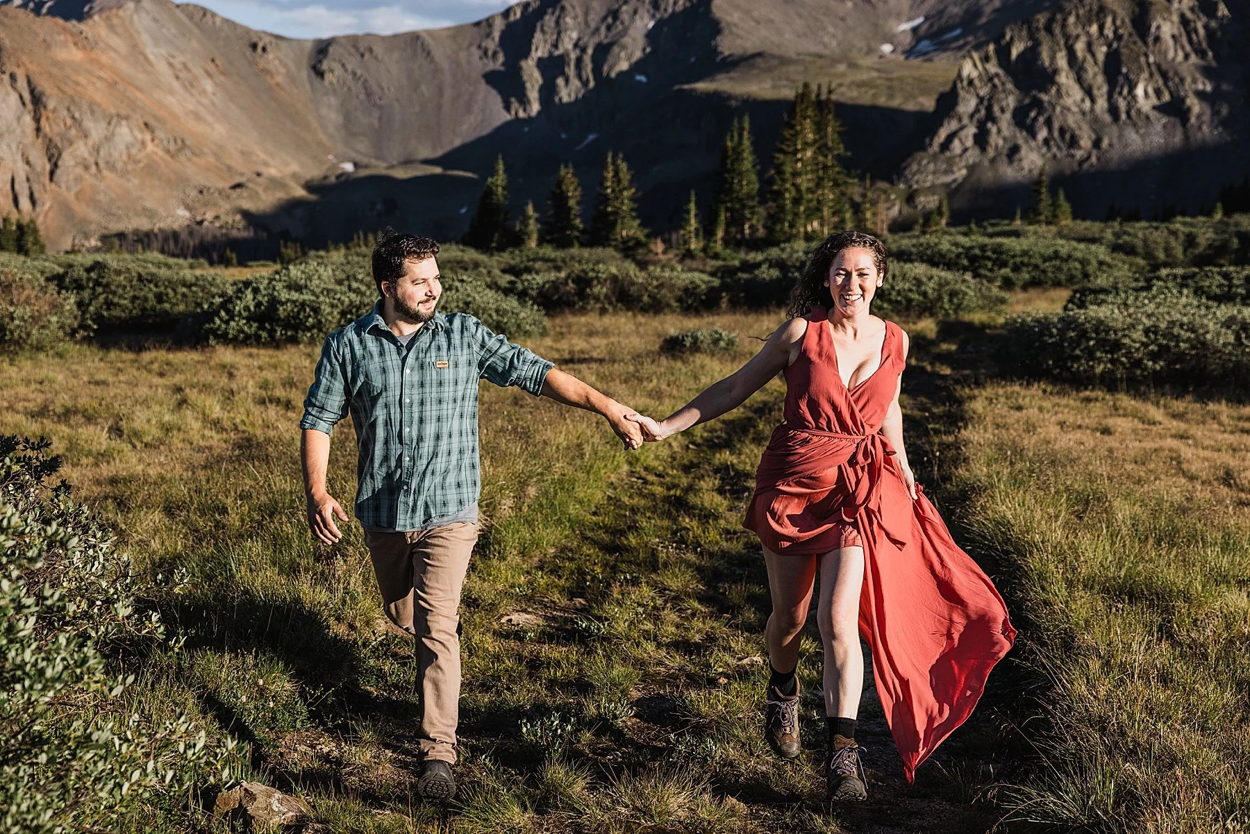 Colorado-Hiking-Engagement-Session-Photographer_0009.jpg
