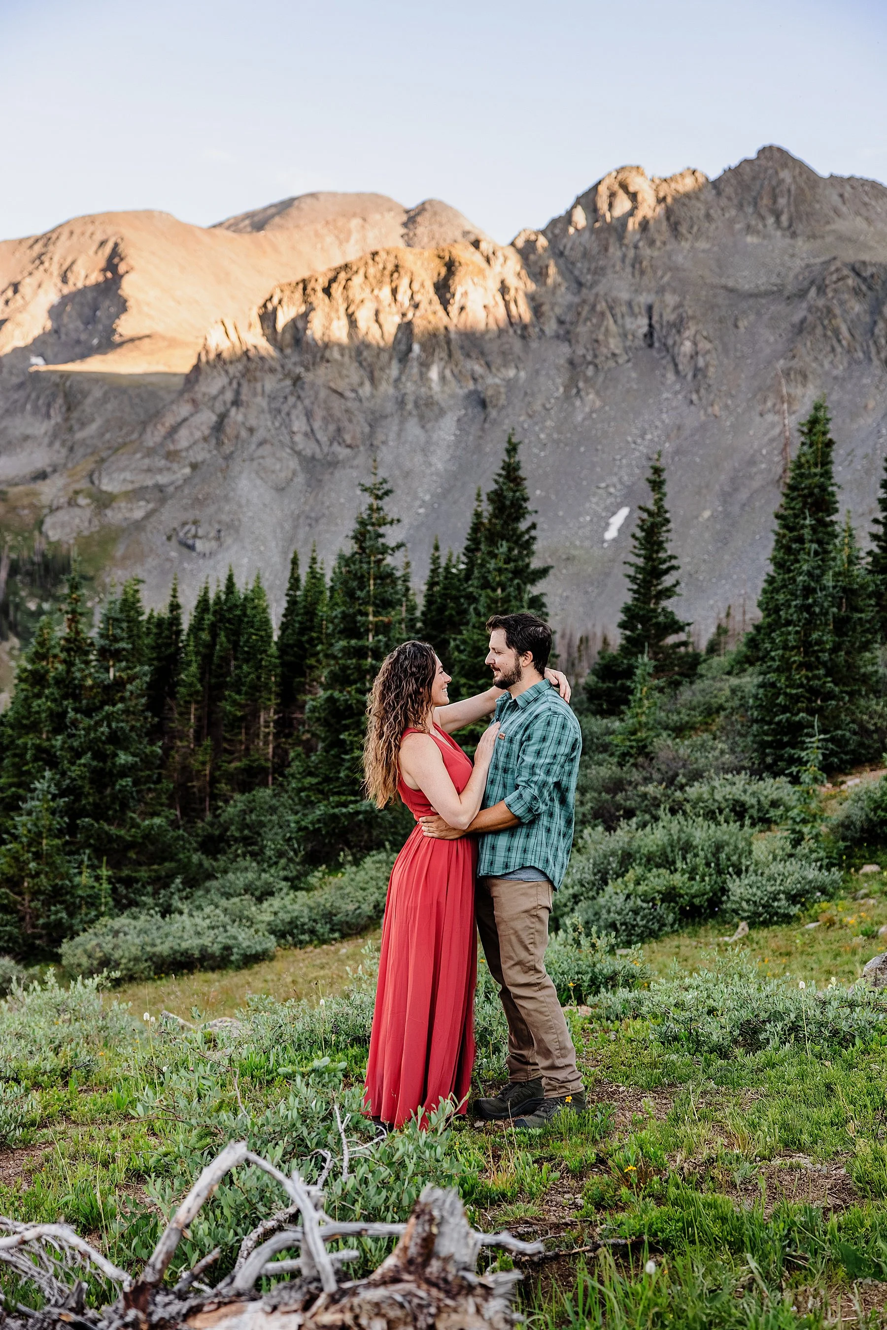 Colorado-Hiking-Engagement-Session-Photographer_0014.jpg