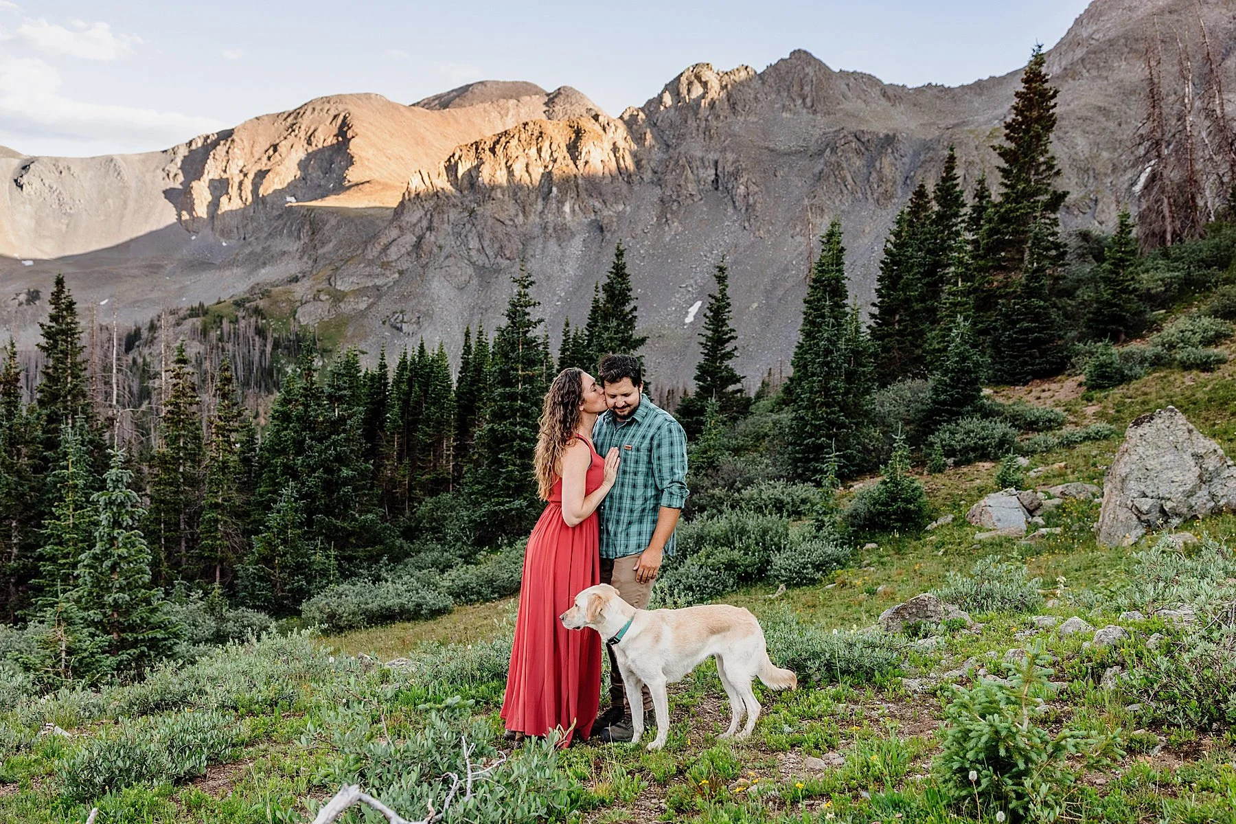 Colorado-Hiking-Engagement-Session-Photographer_0016.jpg