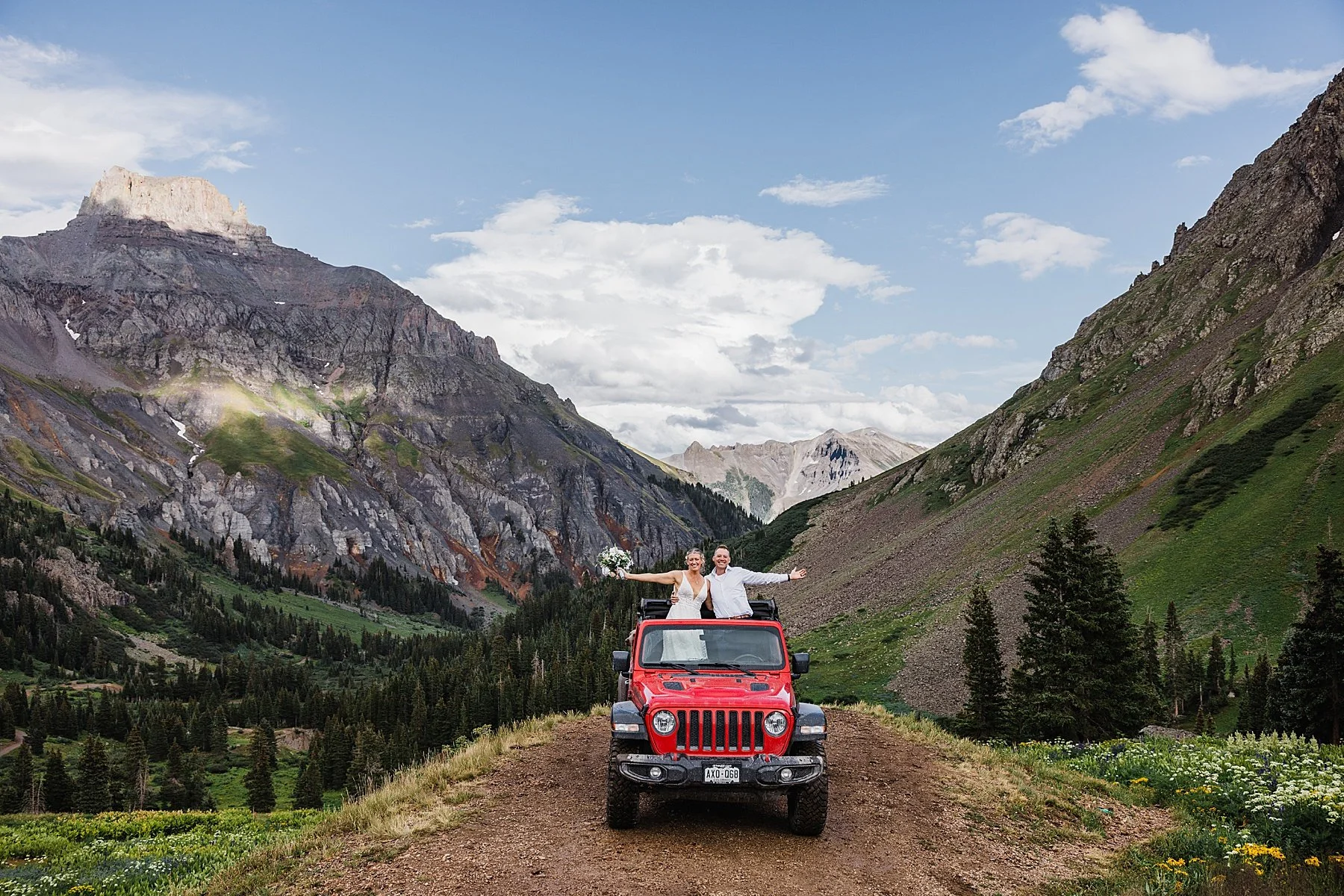 Summer-Elopement-in-Ouray-Colorado_0058.jpg