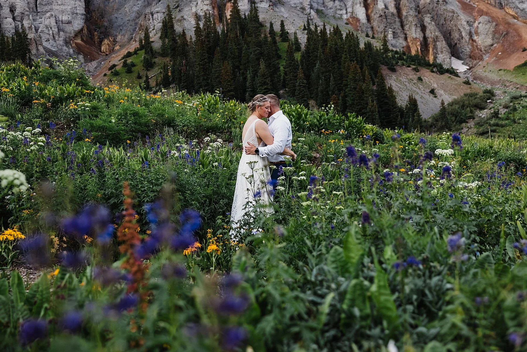 Summer-Elopement-in-Ouray-Colorado_0092.jpg