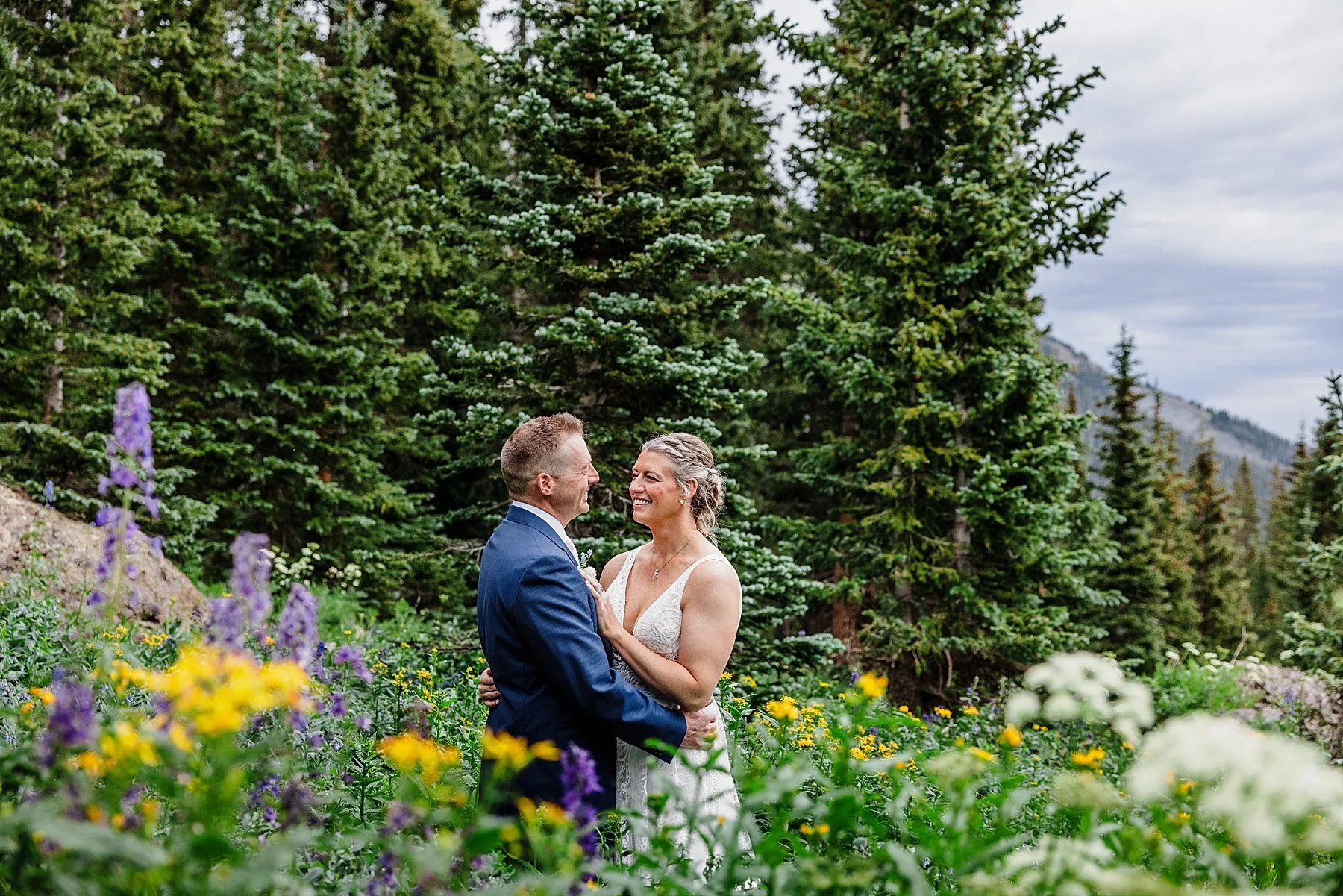 Summer-Elopement-in-Ouray-Colorado_0013.jpg