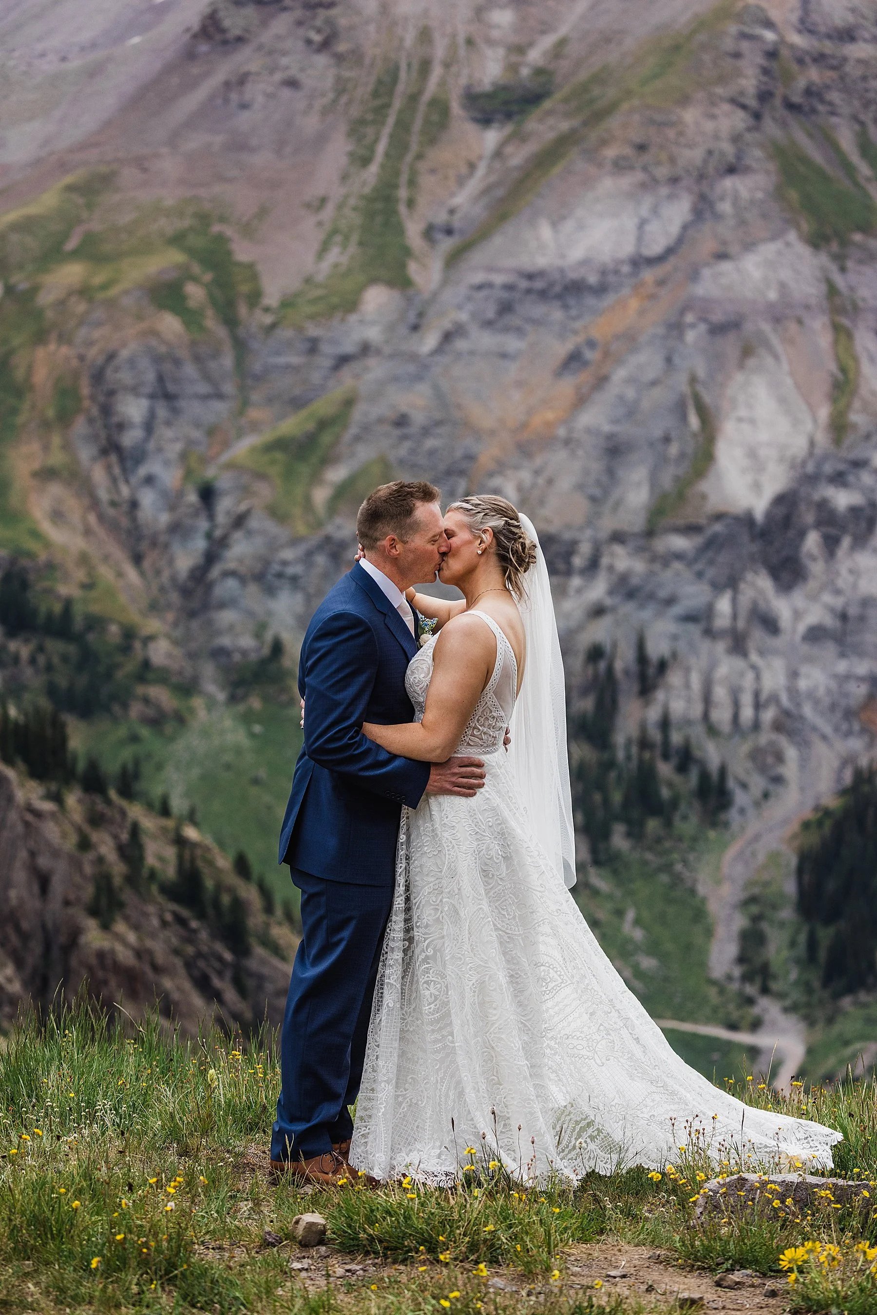 Summer-Elopement-in-Ouray-Colorado_0039.jpg