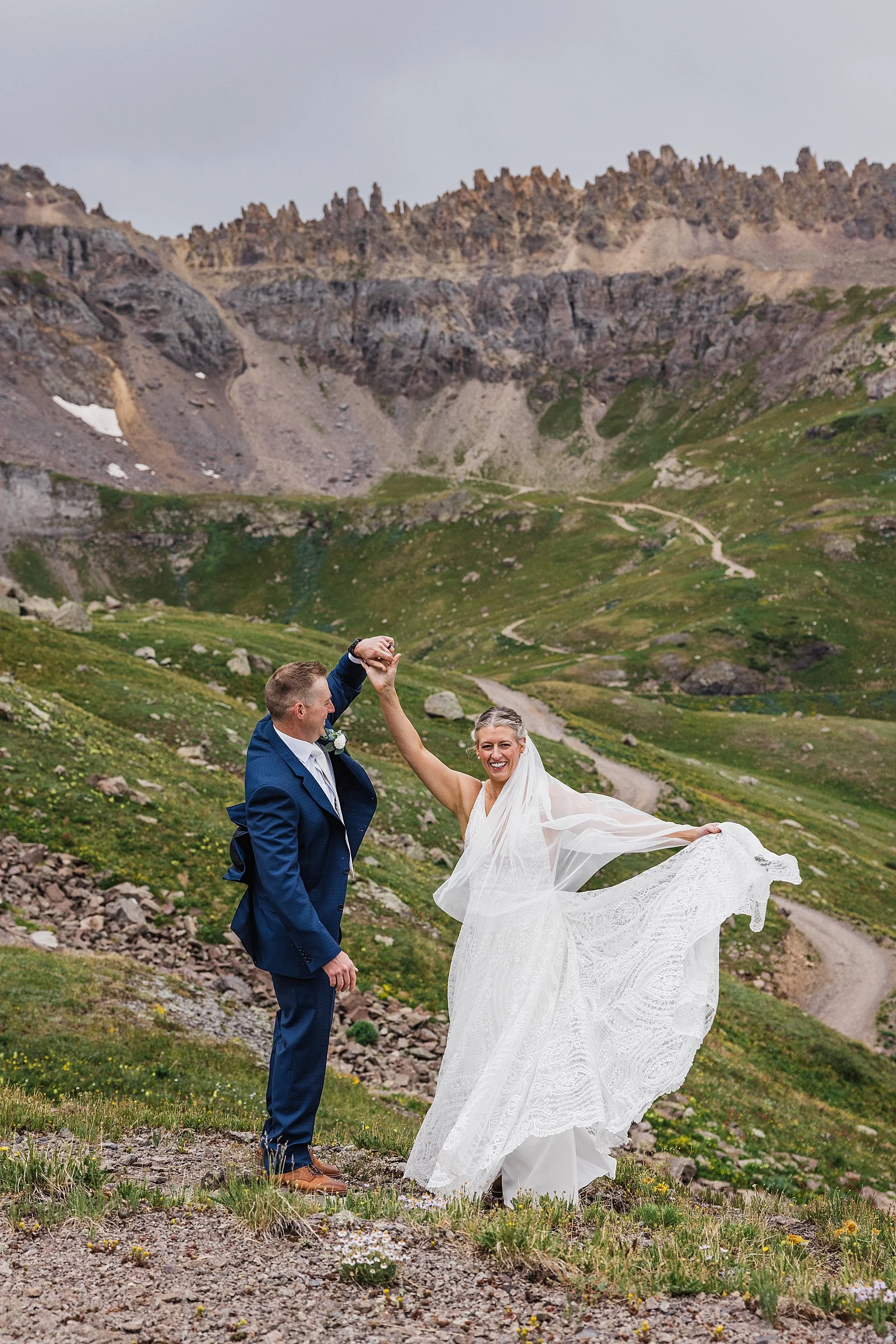 Summer-Elopement-in-Ouray-Colorado_0046.jpg