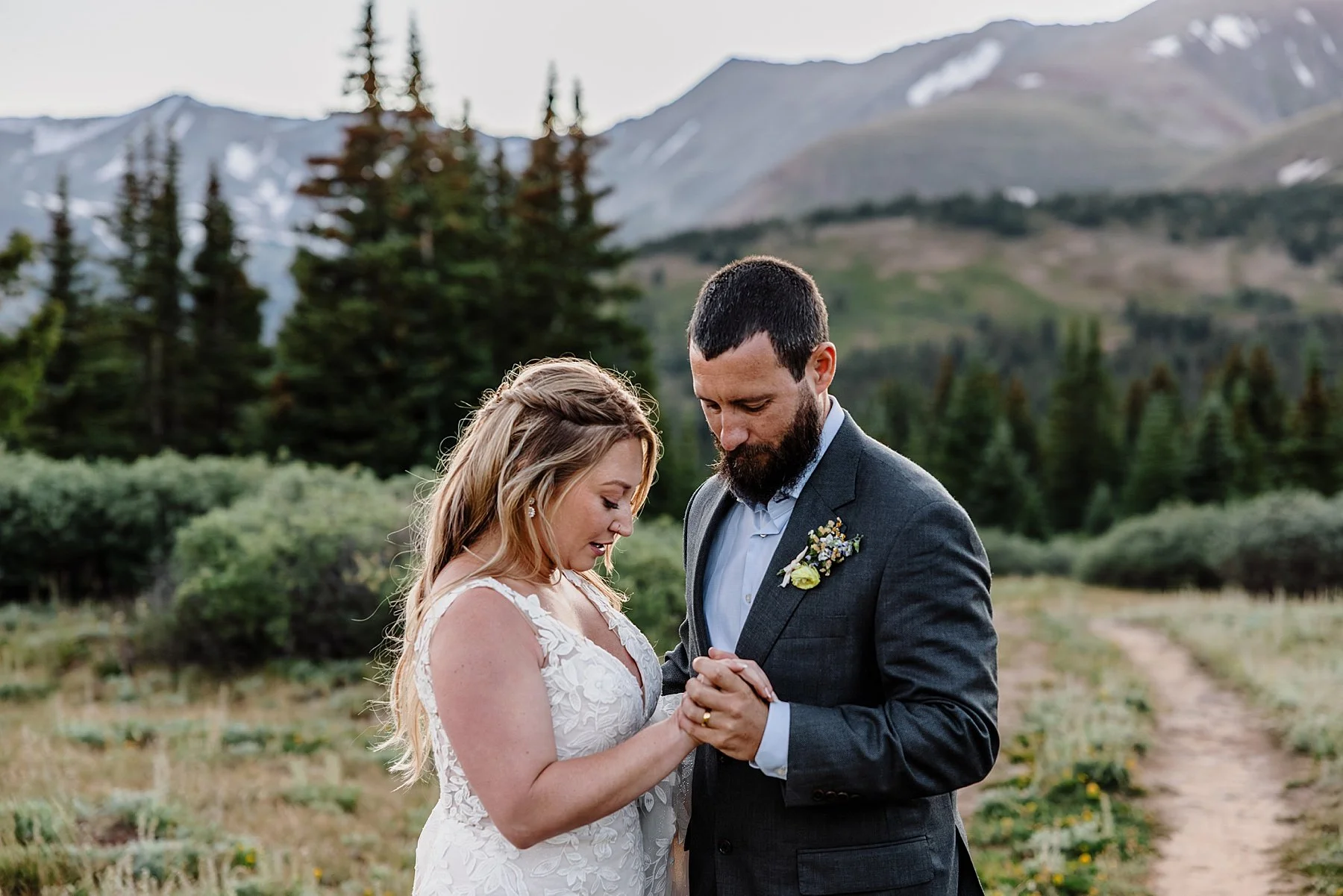 Summer-Elopement-in-Breckenridge-with-Dogs_0063.jpg