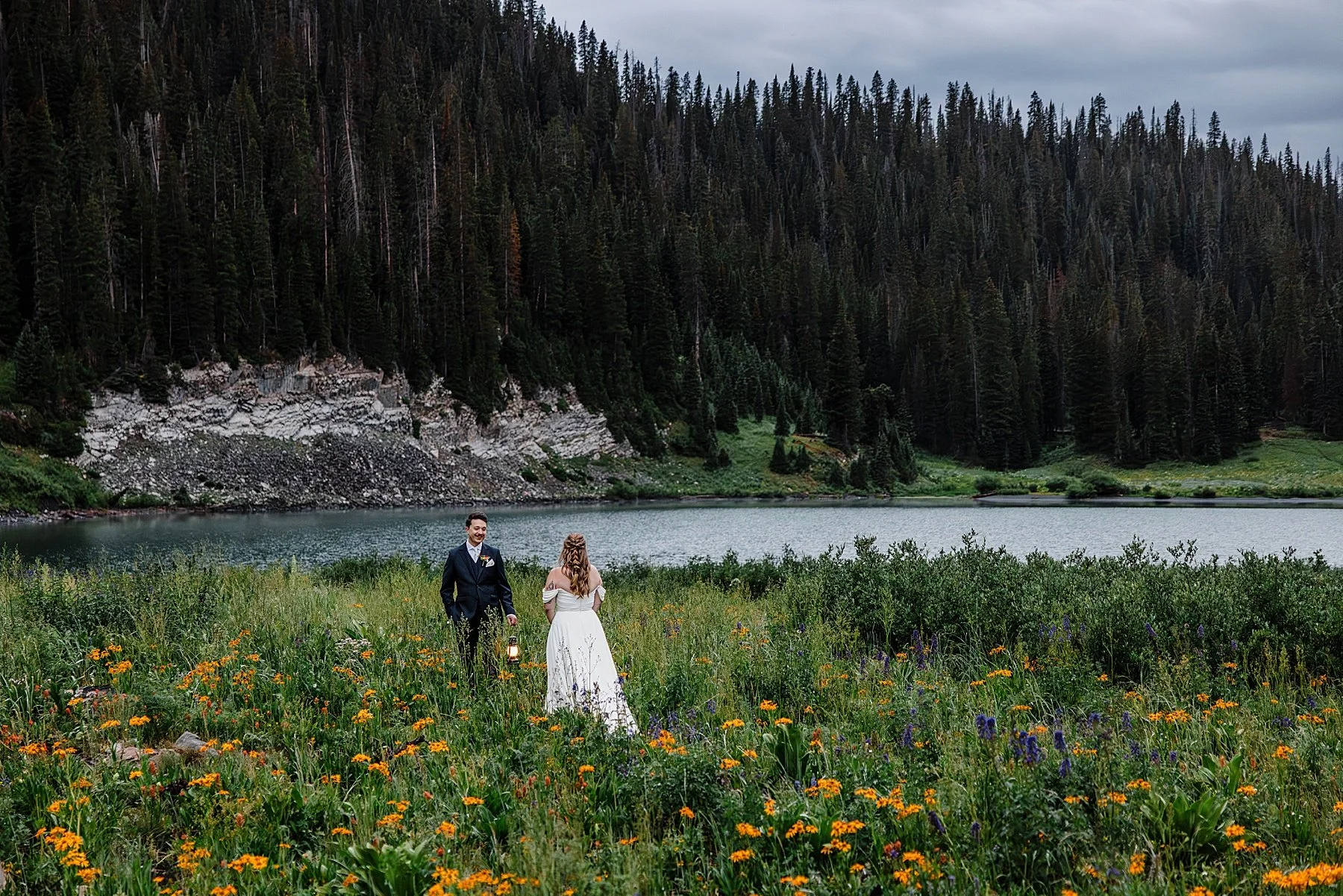 Crested-Butte-Elopement-with-Wildflowers-Colorado005.jpg