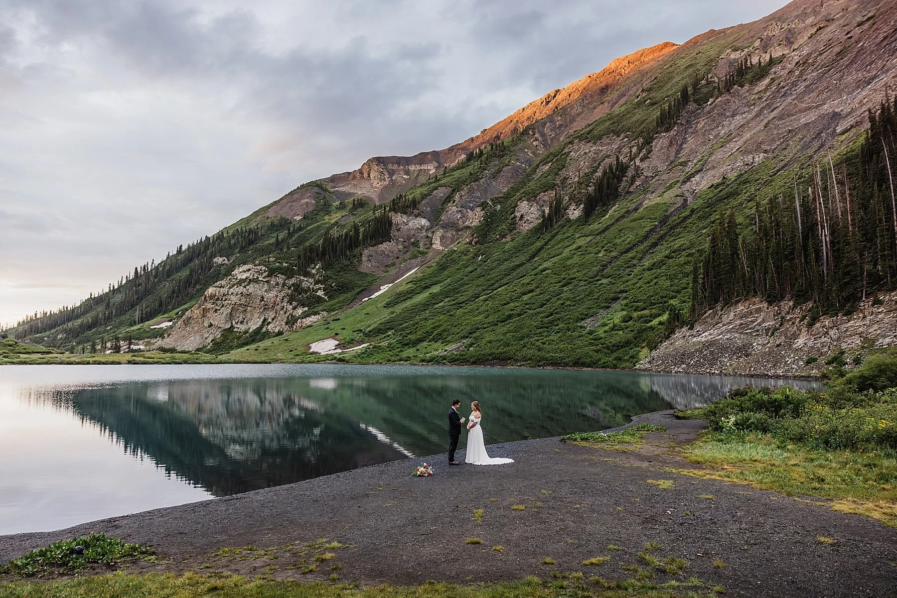 Crested-Butte-Elopement-with-Wildflowers-Colorado009.jpg