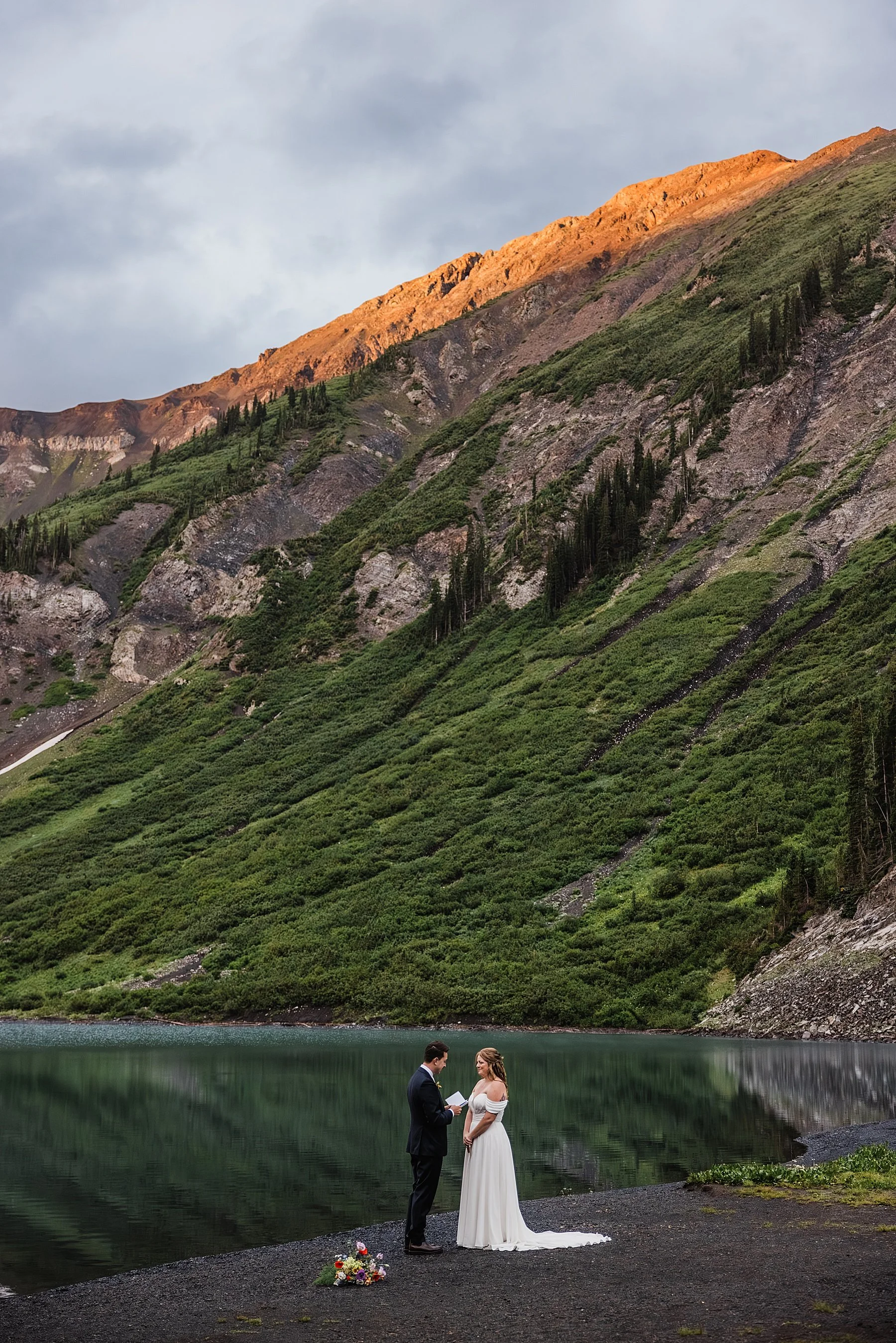 Crested-Butte-Elopement-with-Wildflowers-Colorado012.jpg
