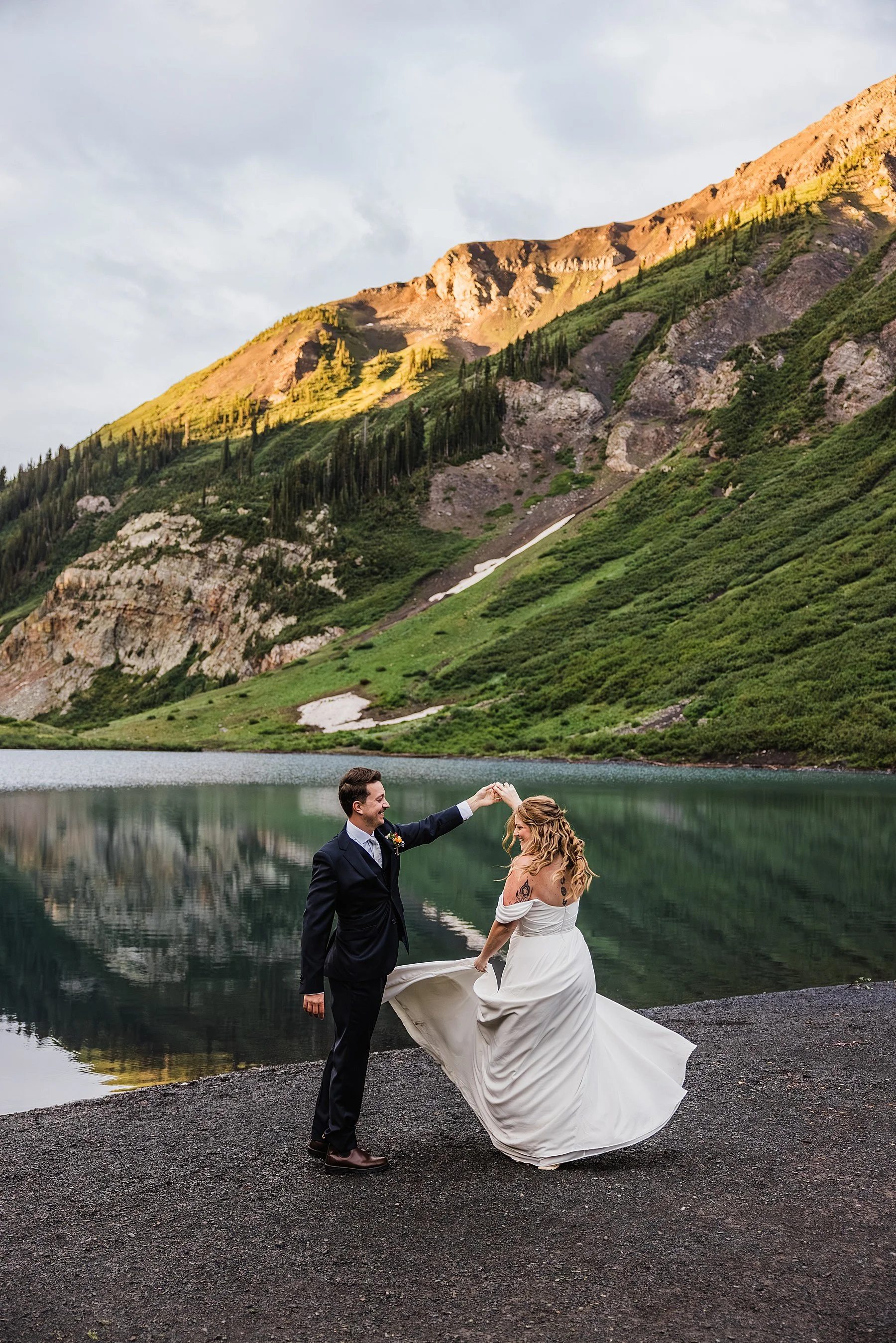 Crested-Butte-Elopement-with-Wildflowers-Colorado023.jpg