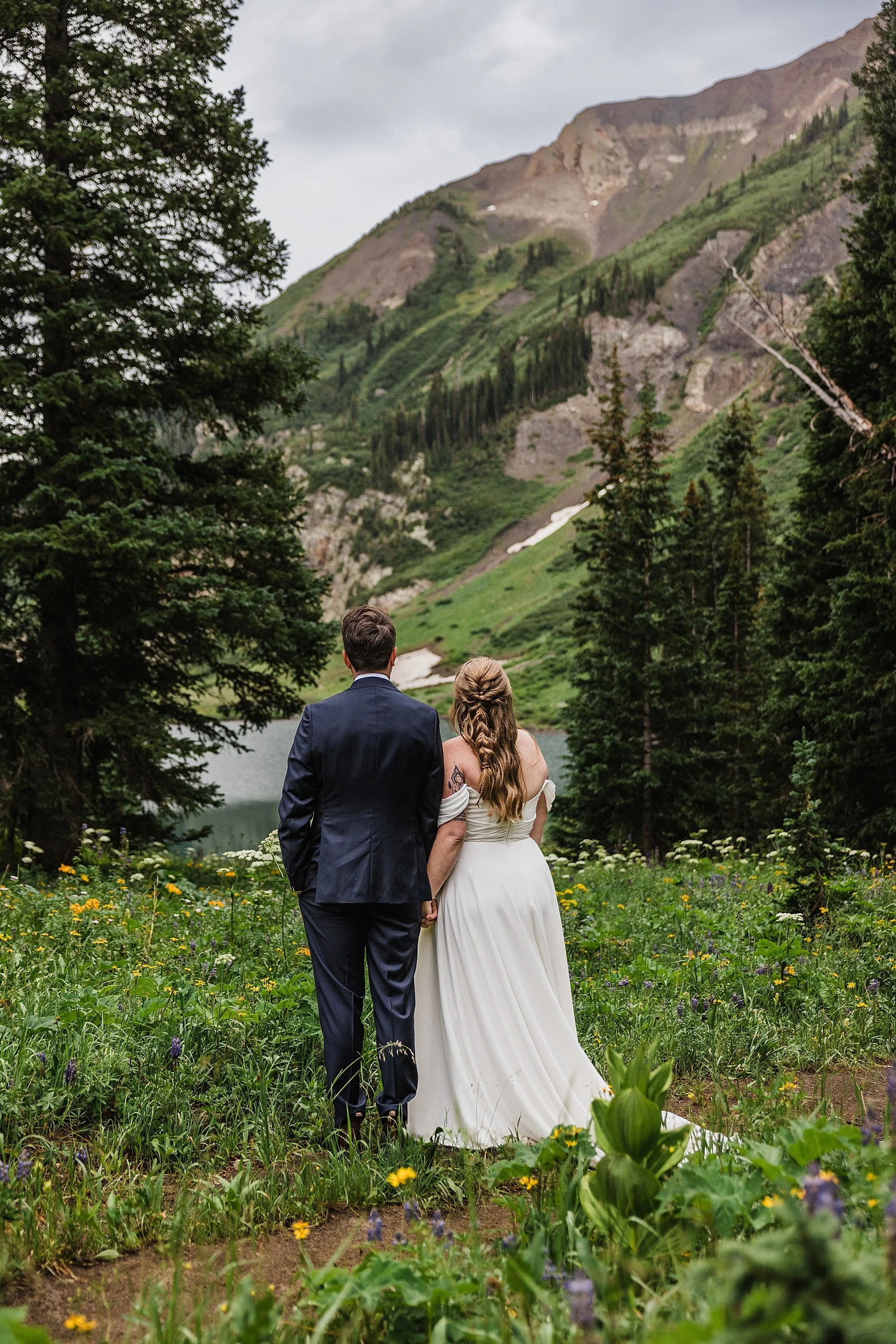 Crested-Butte-Elopement-with-Wildflowers-Colorado025.jpg