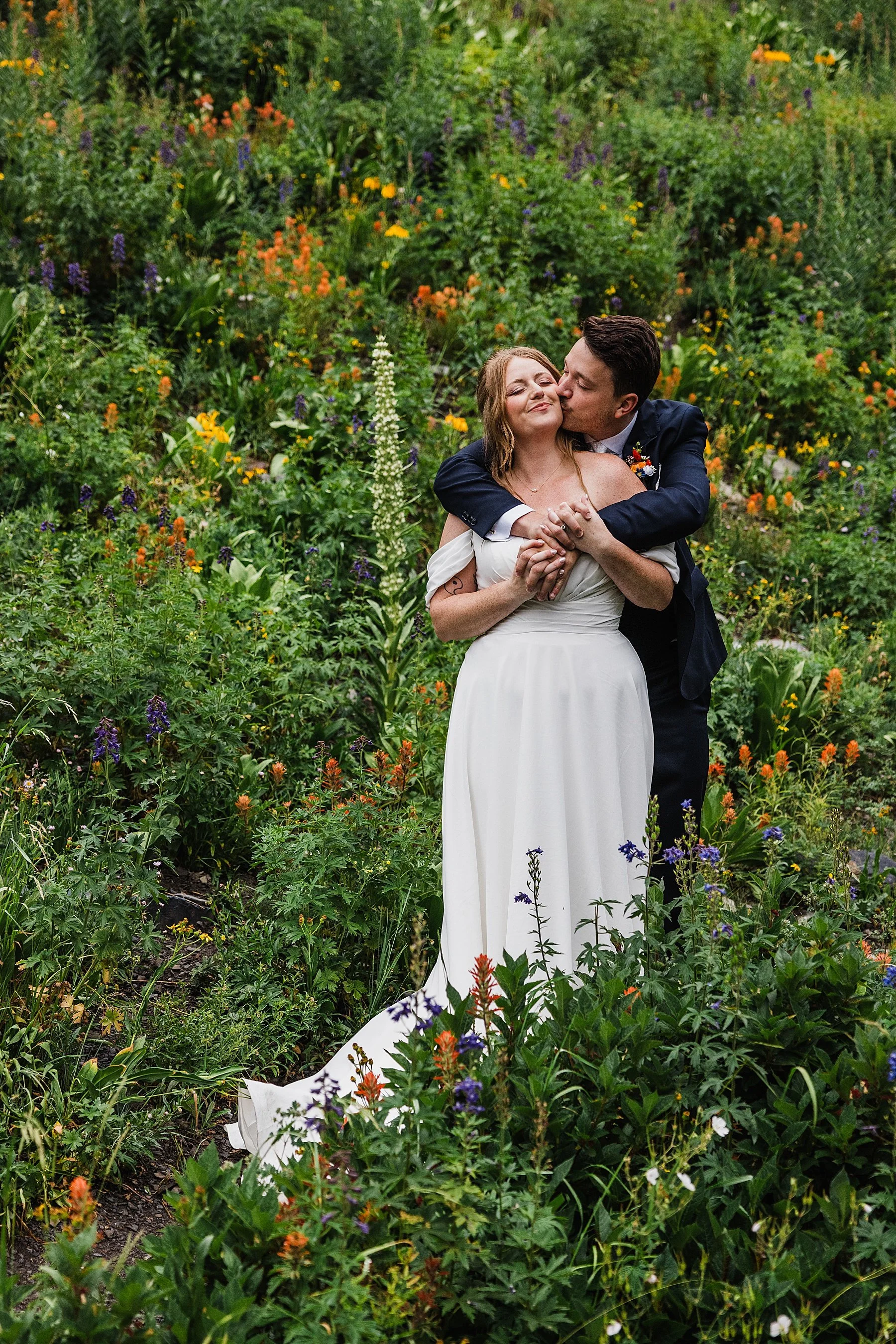 Crested-Butte-Elopement-with-Wildflowers-Colorado029.jpg