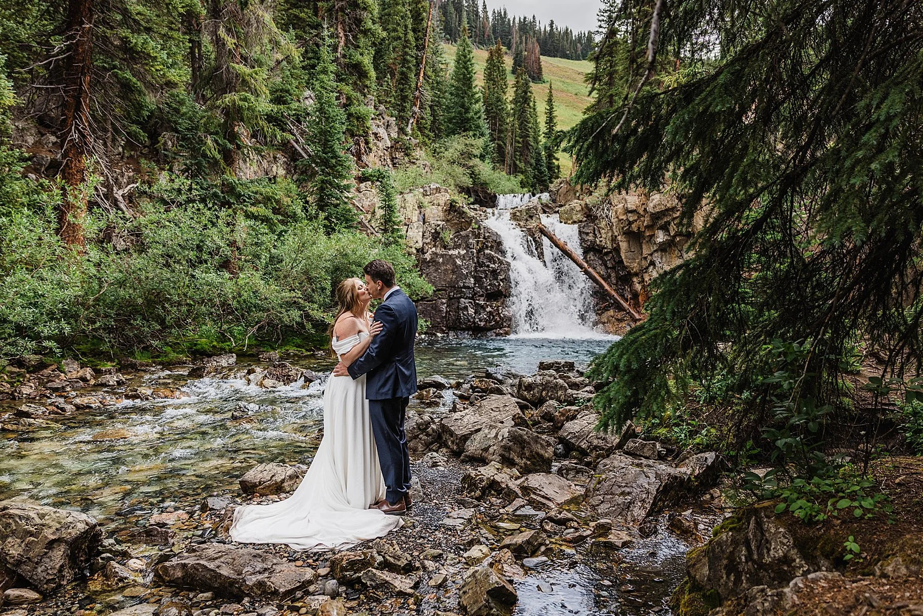 Crested-Butte-Elopement-with-Wildflowers-Colorado039.jpg