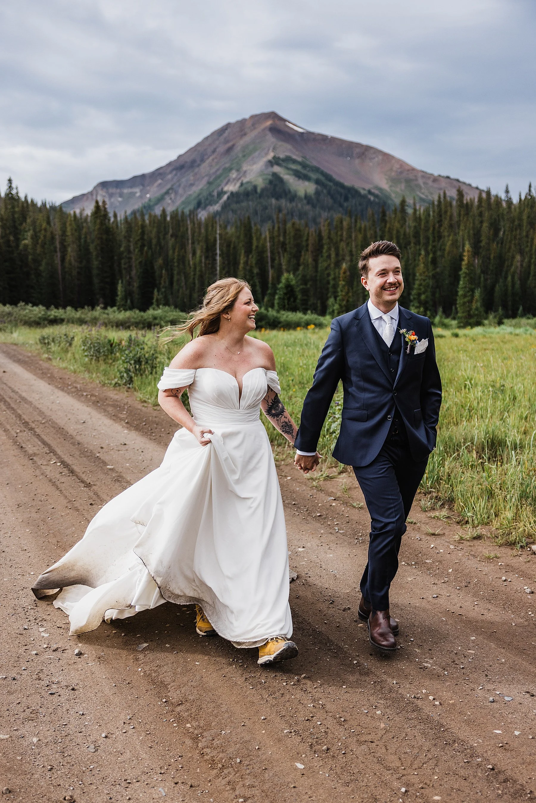 Crested-Butte-Elopement-with-Wildflowers-Colorado043.jpg
