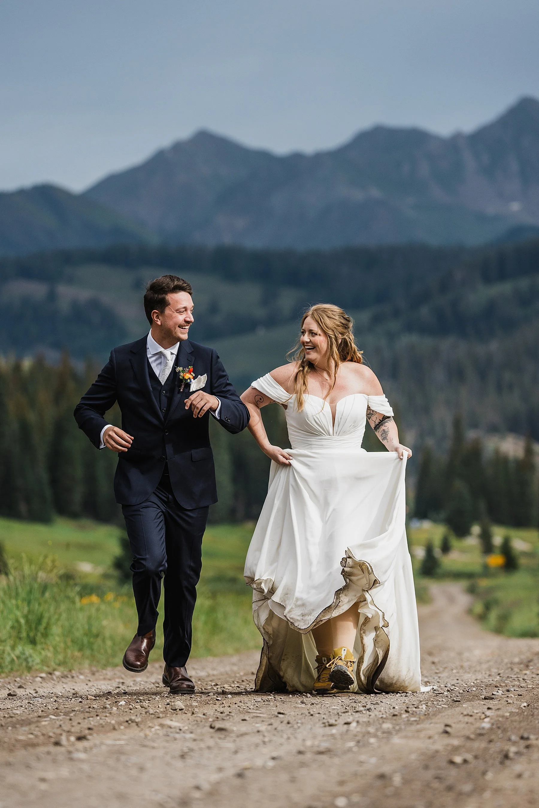 Crested-Butte-Elopement-with-Wildflowers-Colorado045.jpg