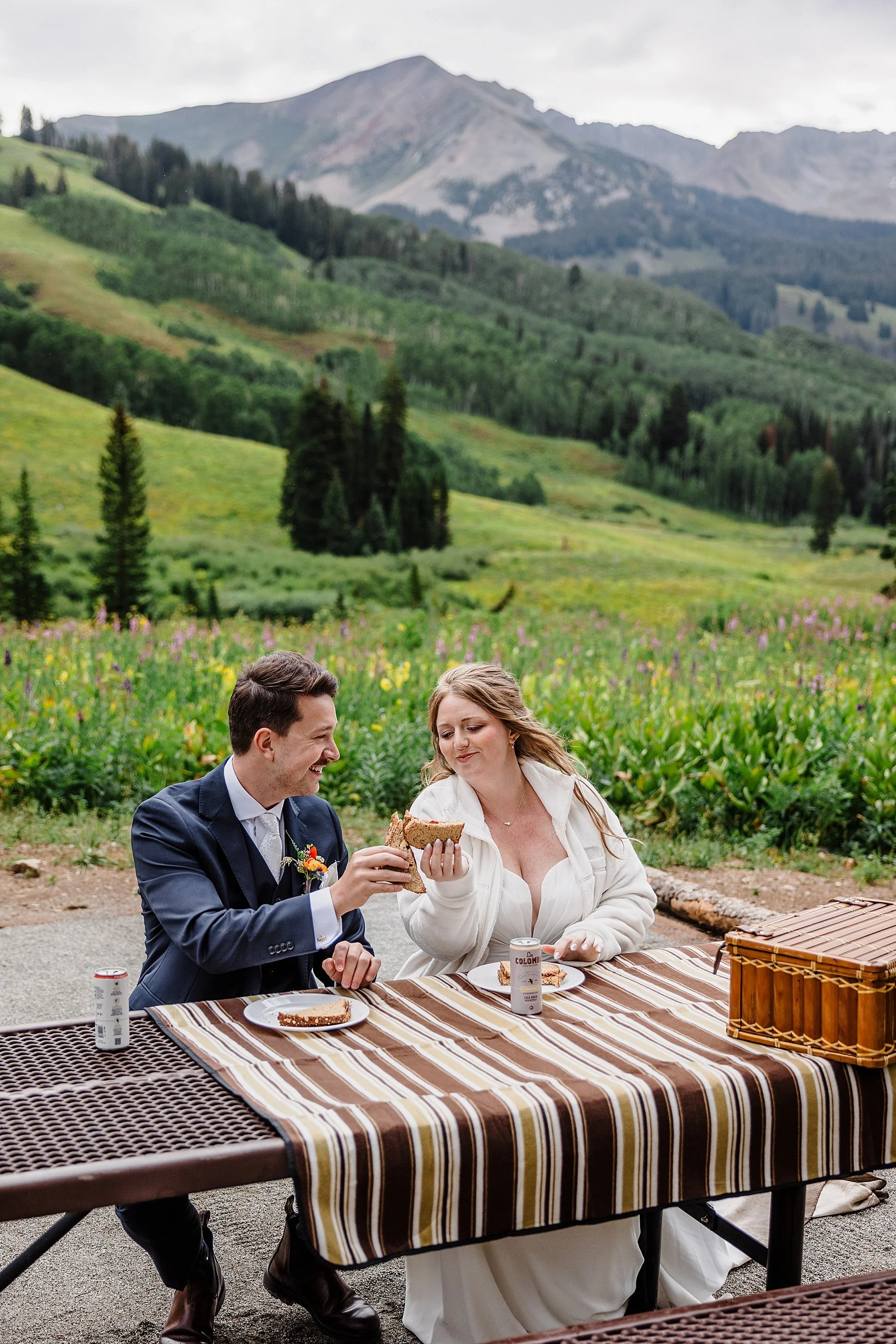 Crested-Butte-Elopement-with-Wildflowers-Colorado047.jpg