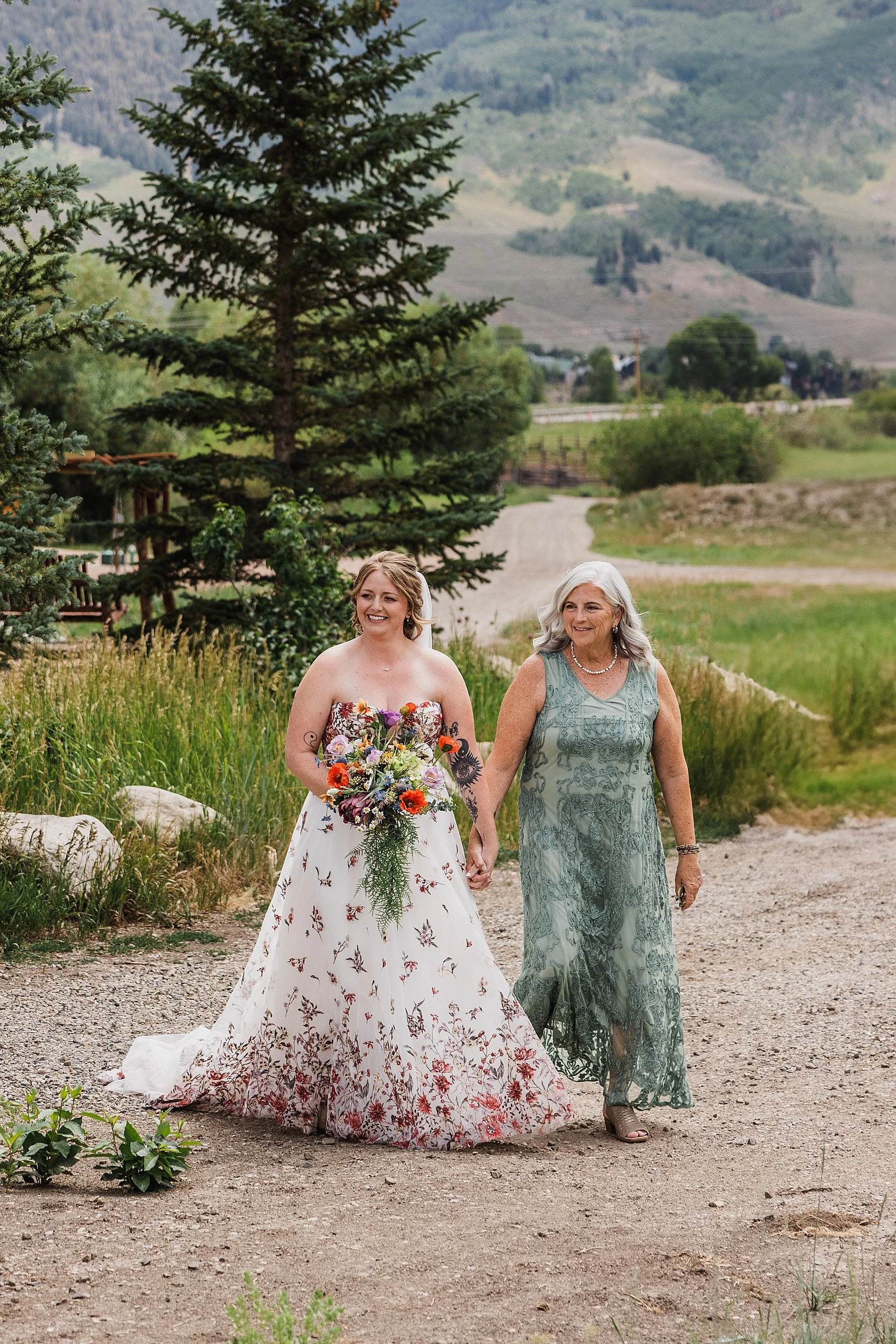 Crested-Butte-Elopement-with-Wildflowers-Colorado064.jpg