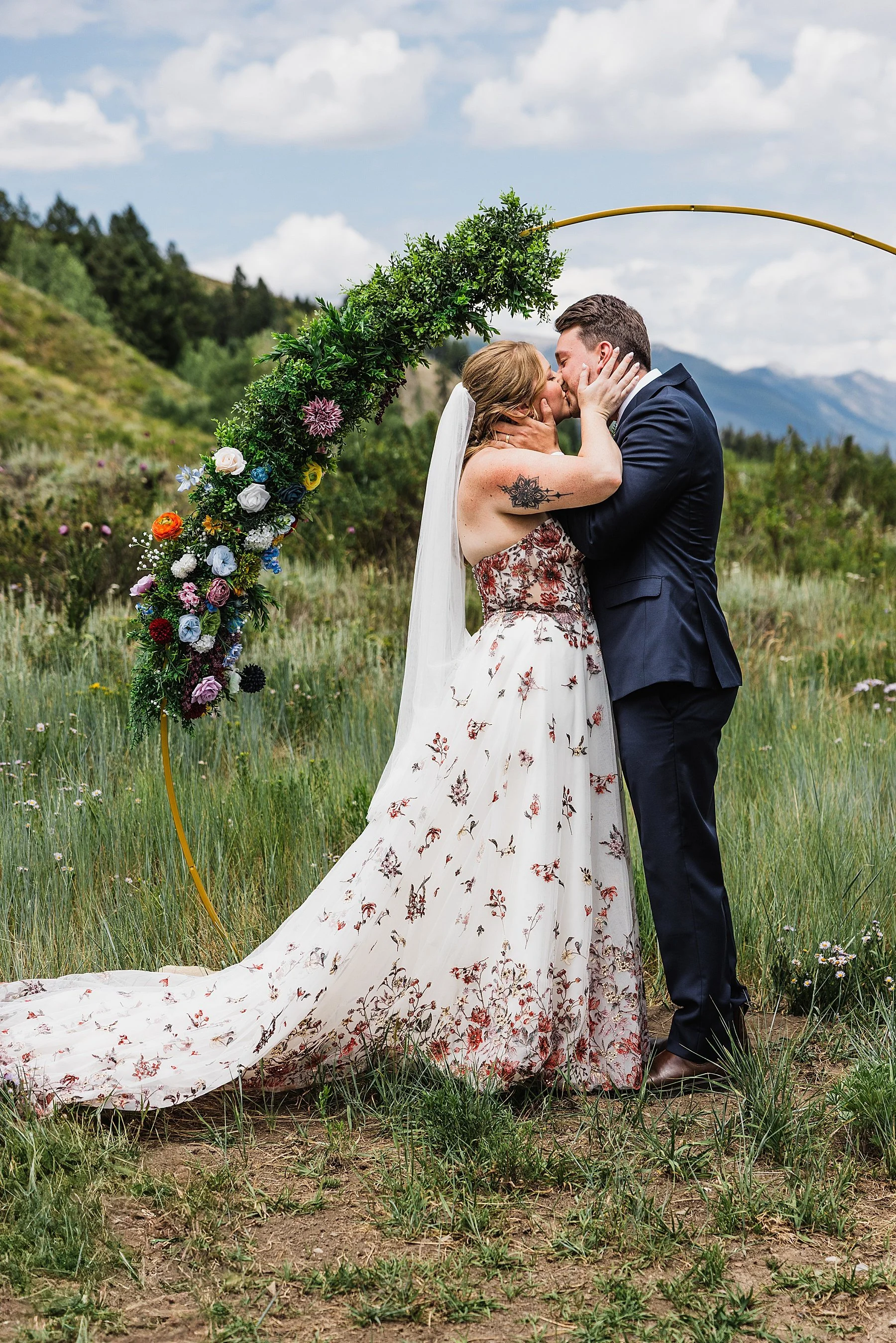 Crested-Butte-Elopement-with-Wildflowers-Colorado072.jpg