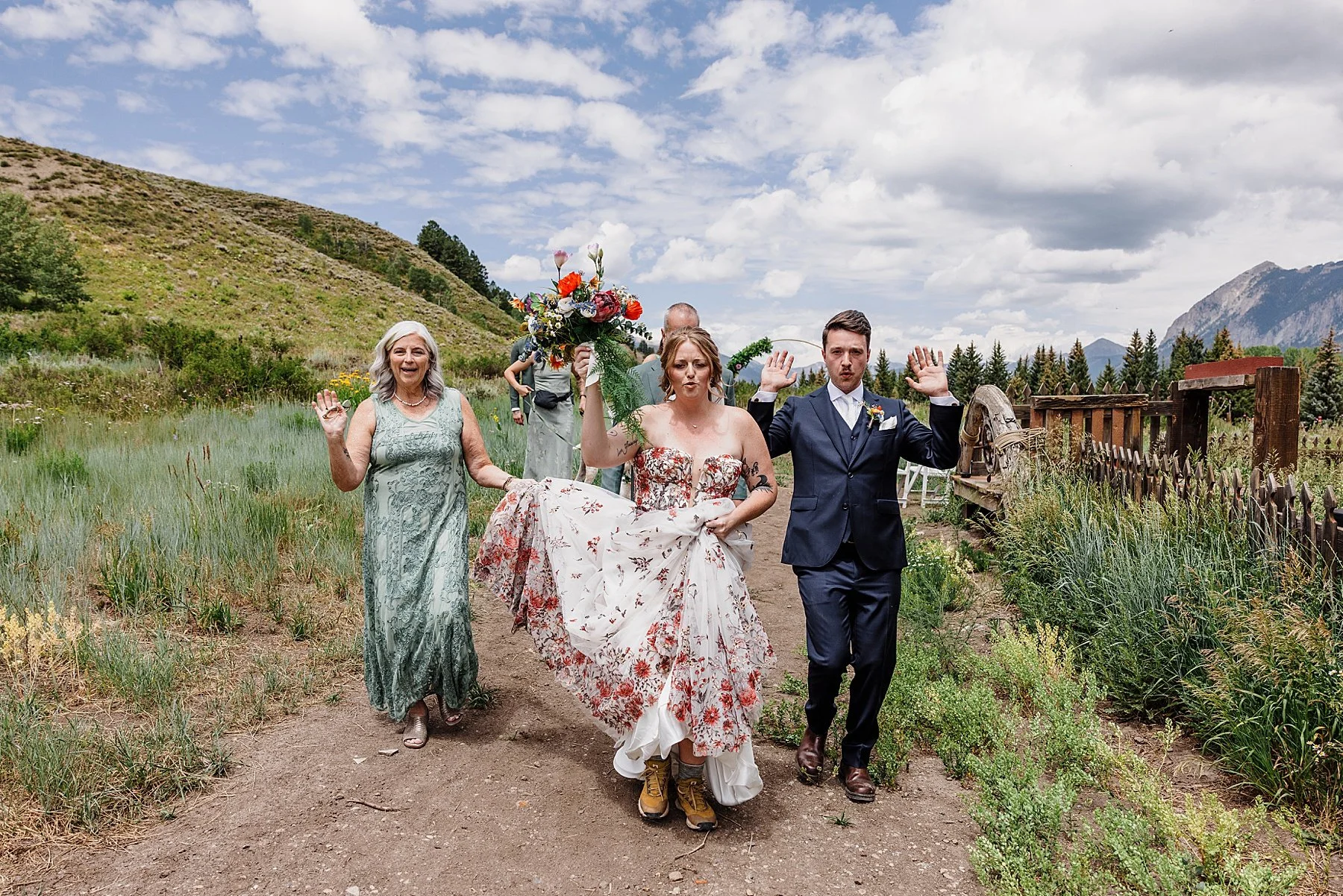Crested-Butte-Elopement-with-Wildflowers-Colorado075.jpg