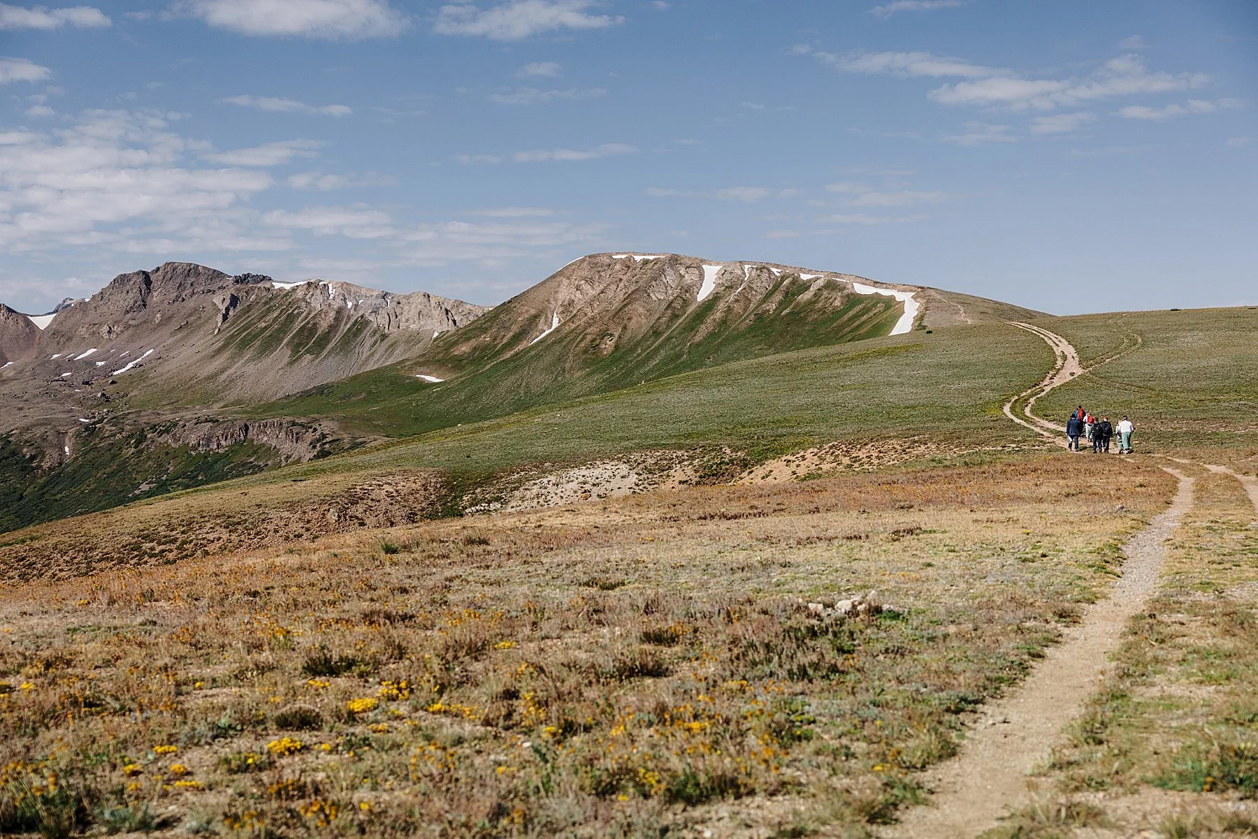 Summer-Hiking-Elopement-in-Aspen-Colorado_0018.jpg