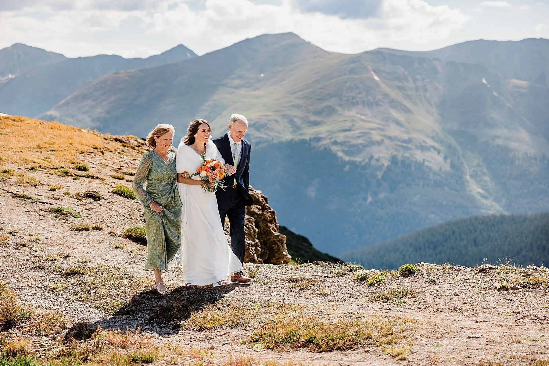 Summer-Hiking-Elopement-in-Aspen-Colorado_0022.jpg