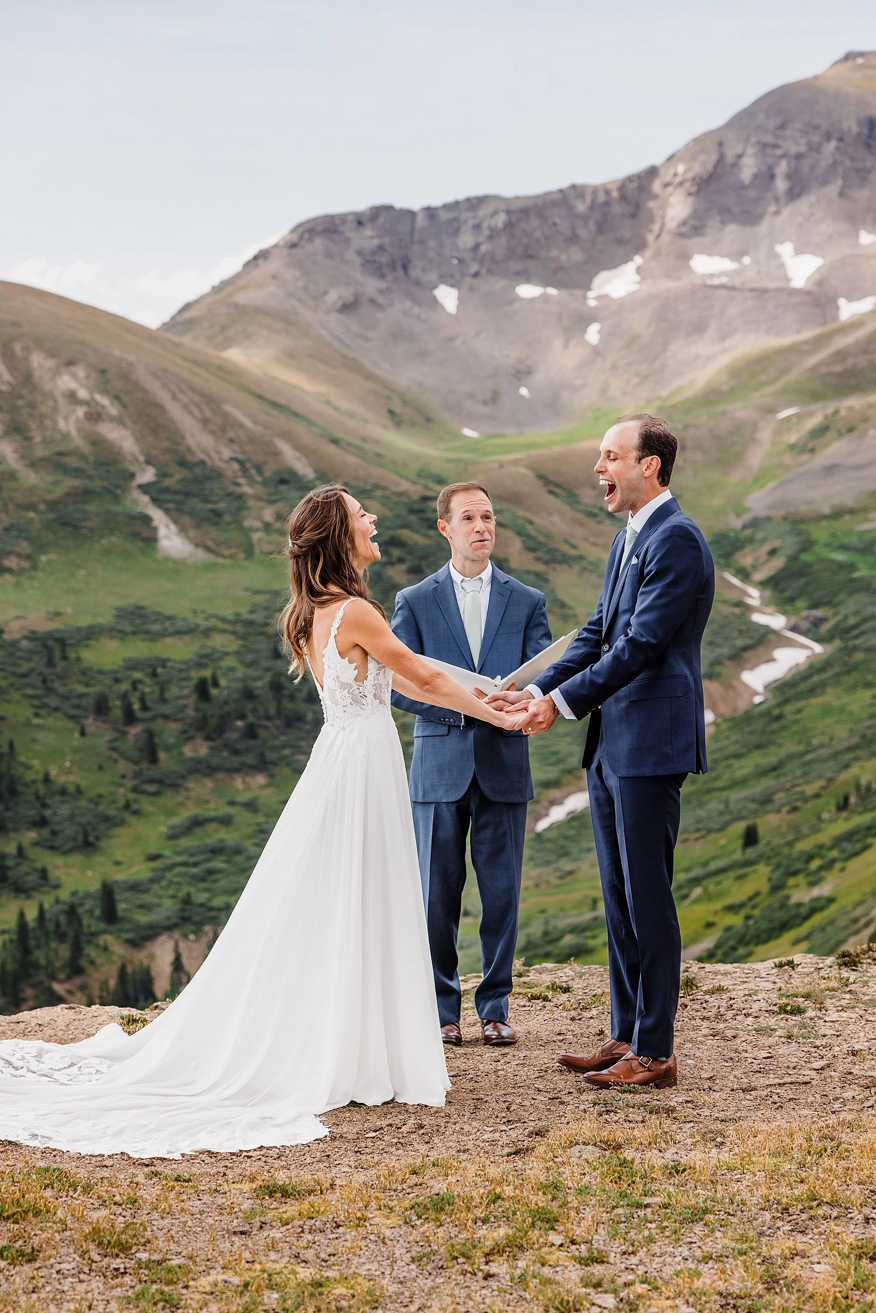 Summer-Hiking-Elopement-in-Aspen-Colorado_0034.jpg