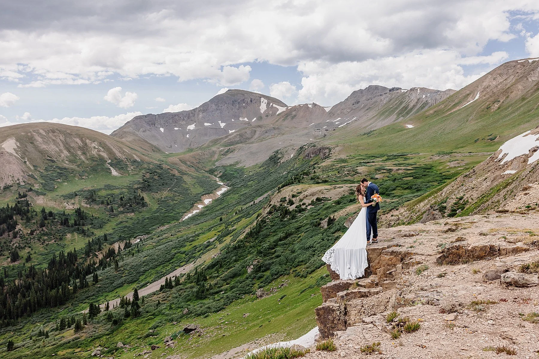 Summer-Hiking-Elopement-in-Aspen-Colorado_0042.jpg