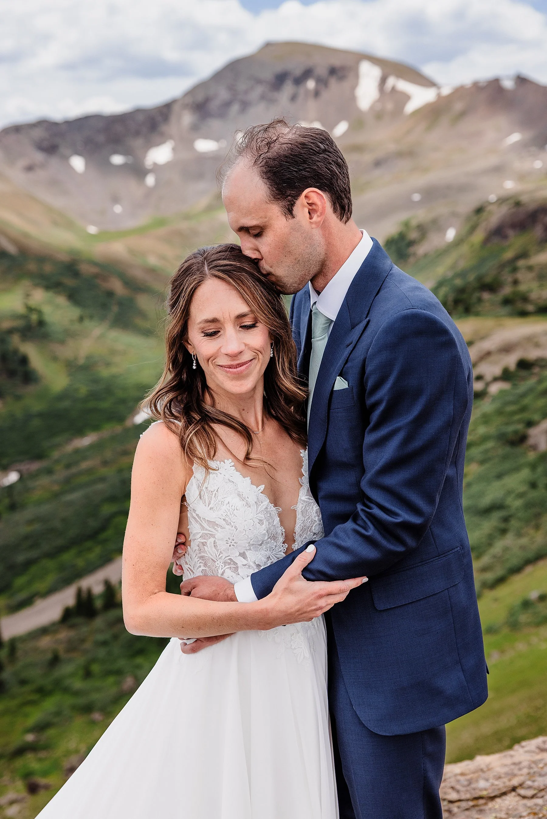 Summer-Hiking-Elopement-in-Aspen-Colorado_0056.jpg